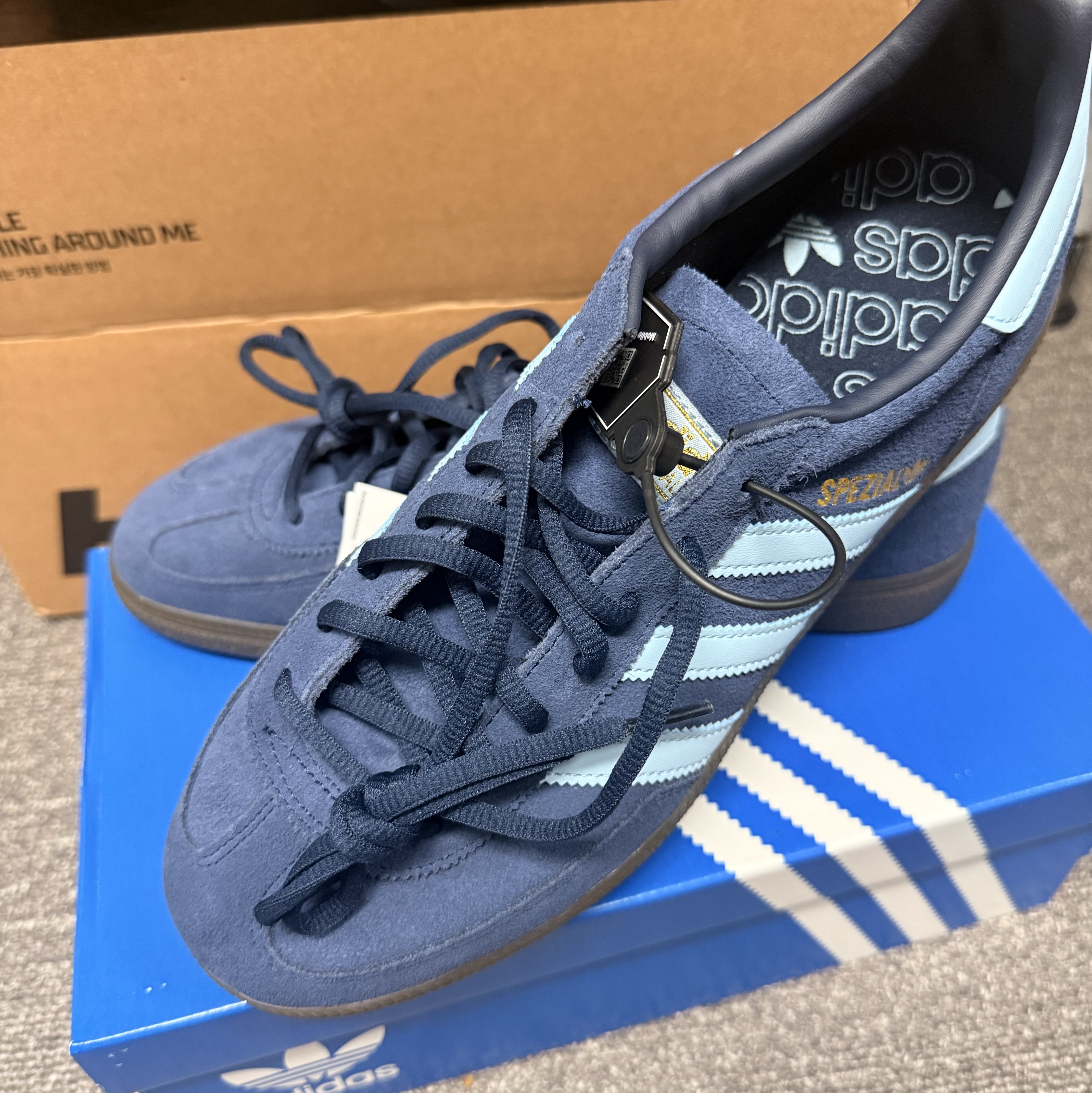 Adidas Spezial Handball Collegiate Navy 착용 스타일