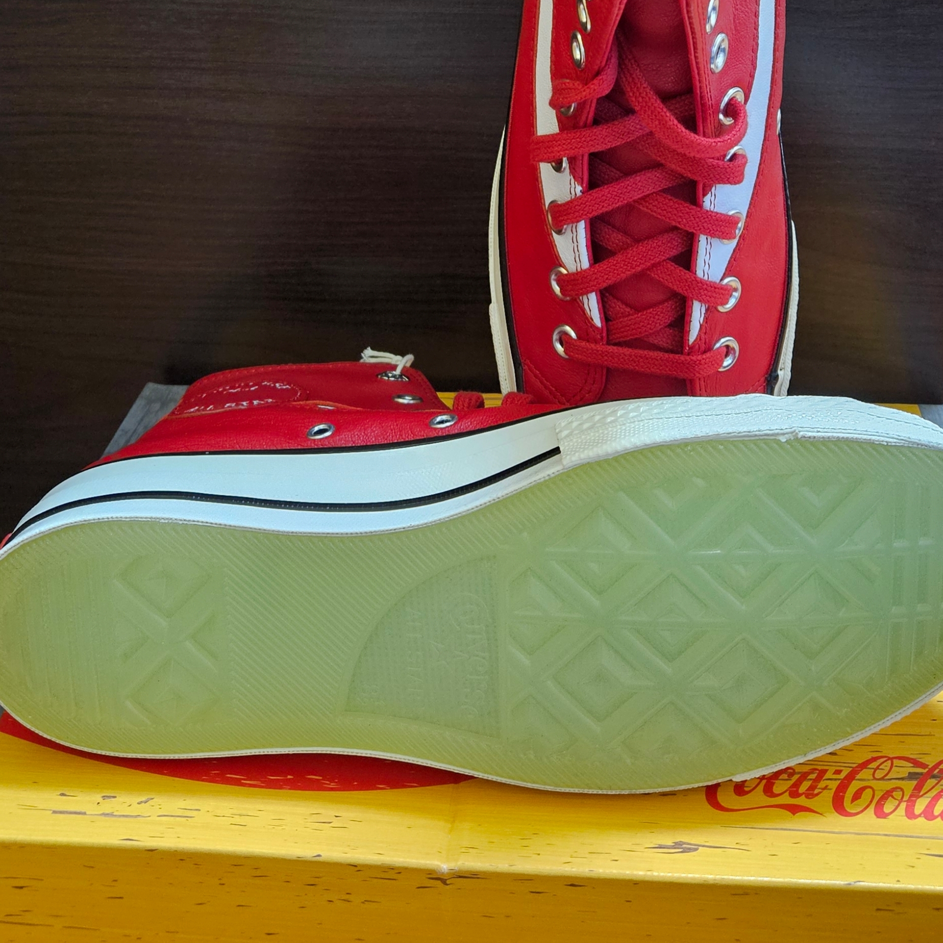 Converse x Coca-Cola Chuck 70 Hi Leather Racing Red Egret 착용 스타일 - 2