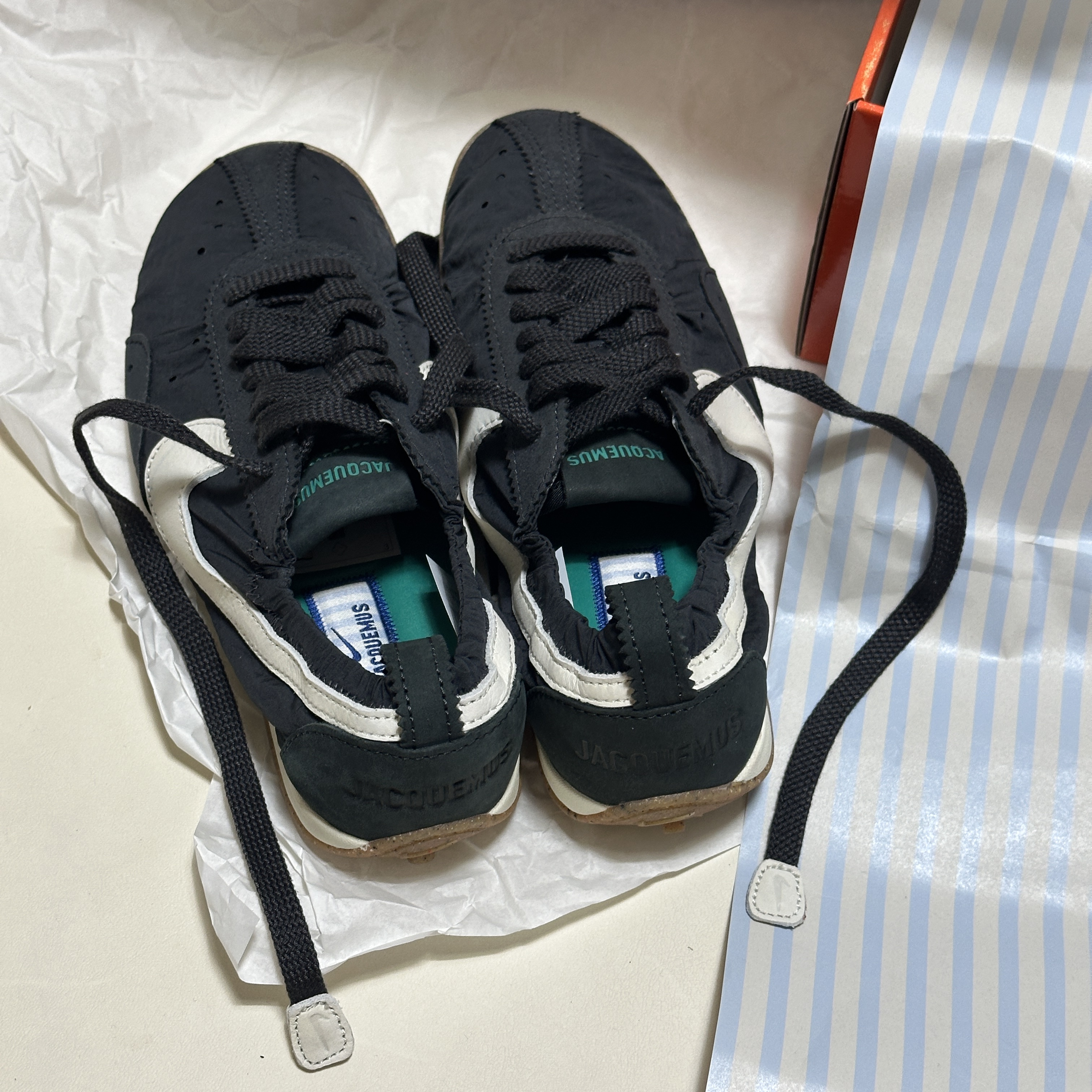 Nike x Jacquemus Moon Shoe SP Off Noir Cashmere 착용 스타일 - 3