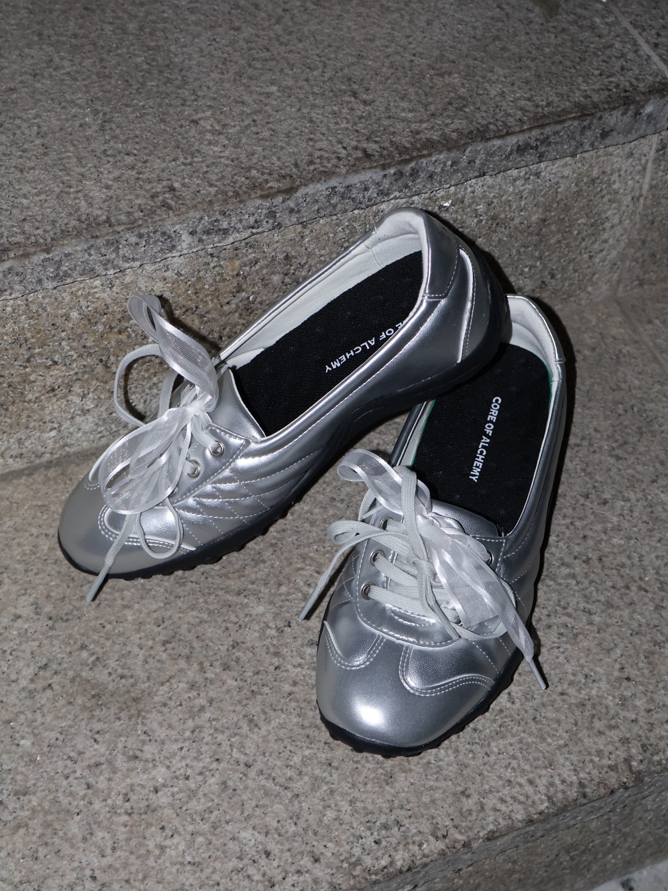 COREOFALCHEMY Comfort Plie MaryJane Silver 착용 스타일 - 3