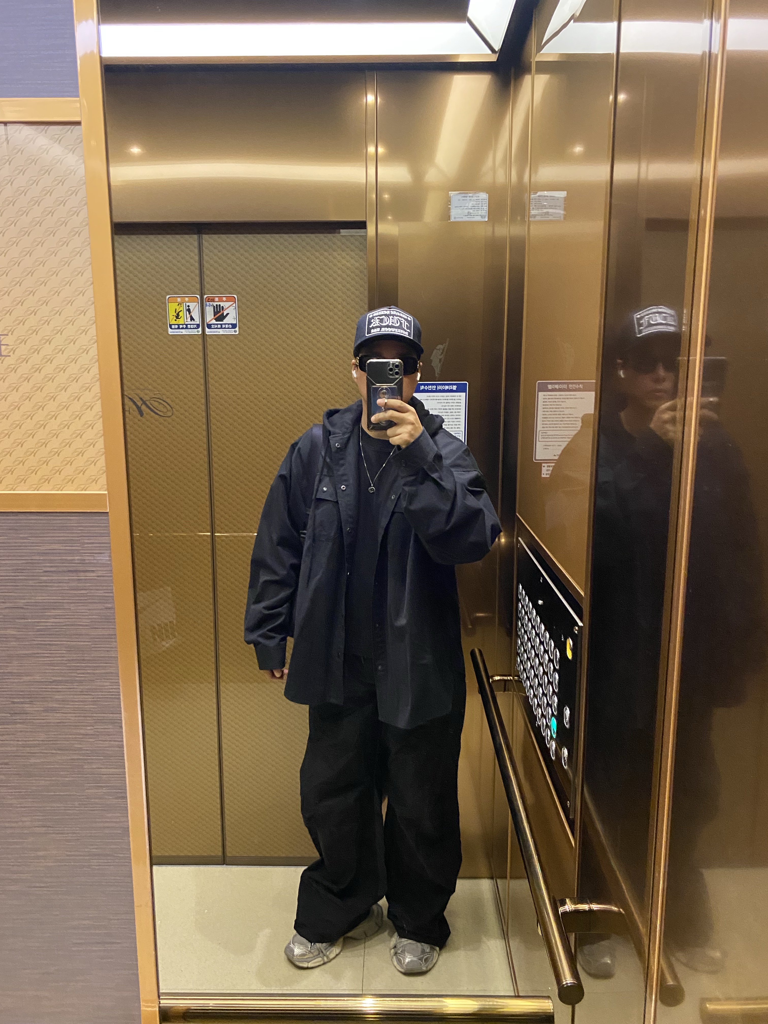 Chrome Hearts Fuck Hollywood Trucker Hat Black, Balenciaga 3XL Sneakers Light Beige 착용 스타일