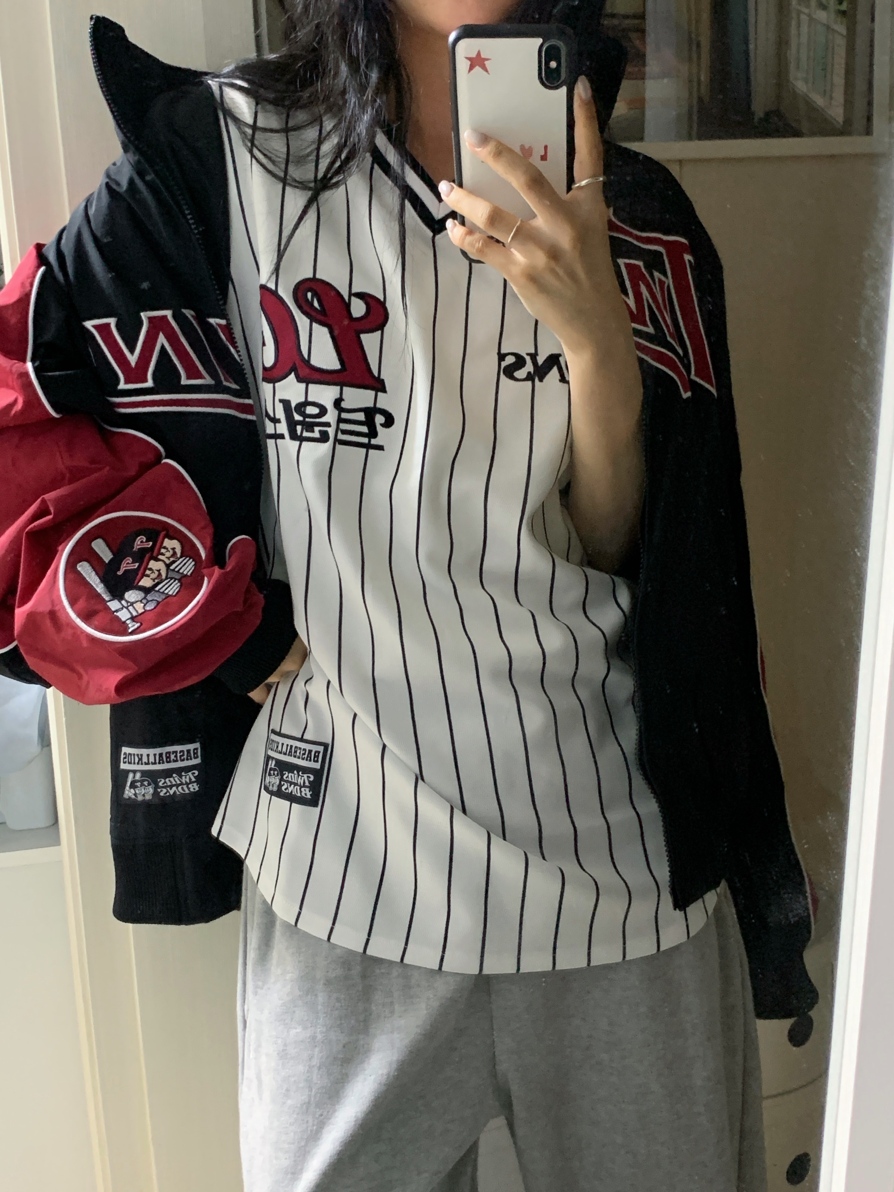 BDNS x LG TWINS Dugout Jacket Ver.2 Red, BDNS x LG TWINS 1990s Baseball Jersey White (Non Marking Ver.) 착용 스타일 - 1