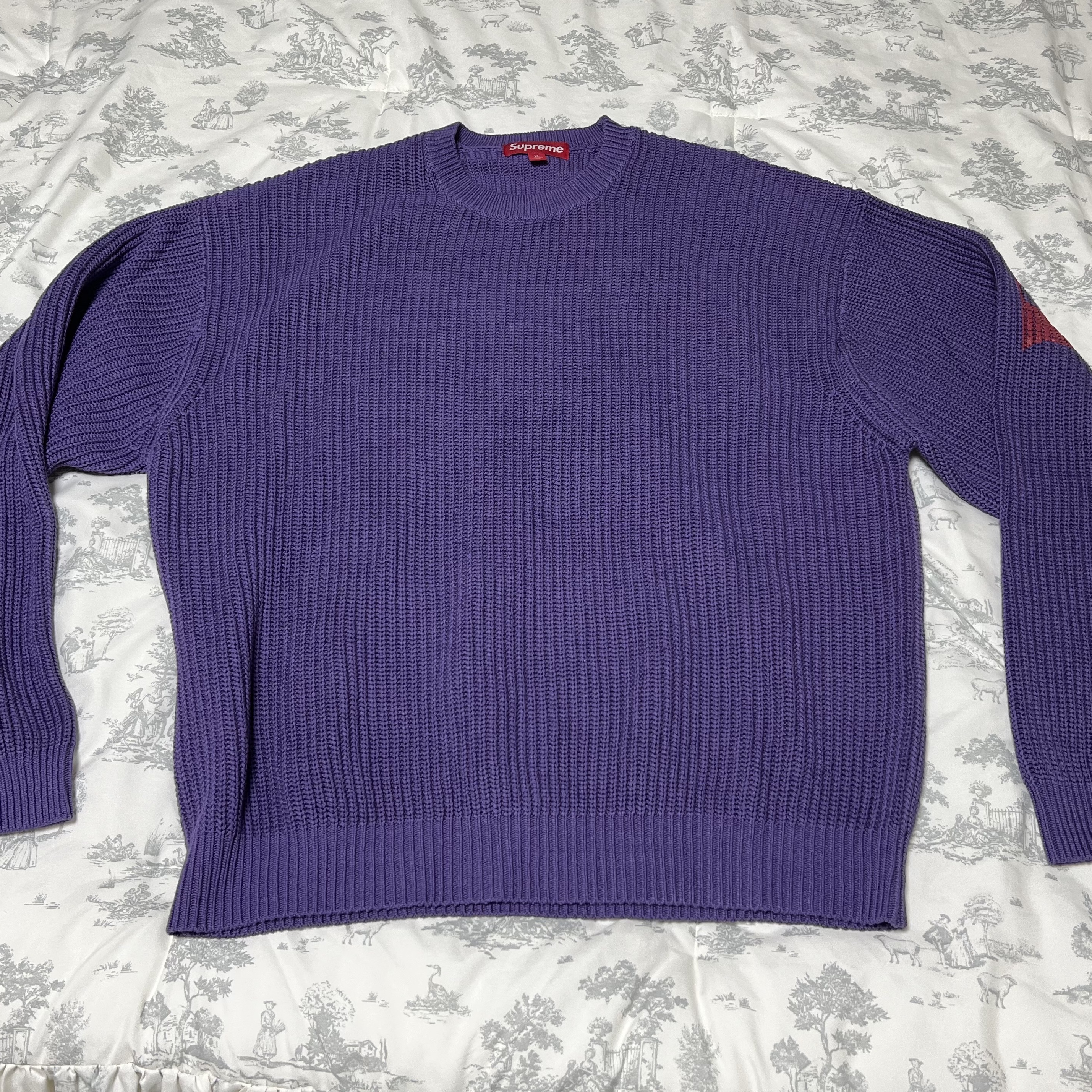Supreme Old English Printed Sweater Purple - 25SS, Supreme Regular Jean Washed Indigo - 24FW 착용 스타일 - 2