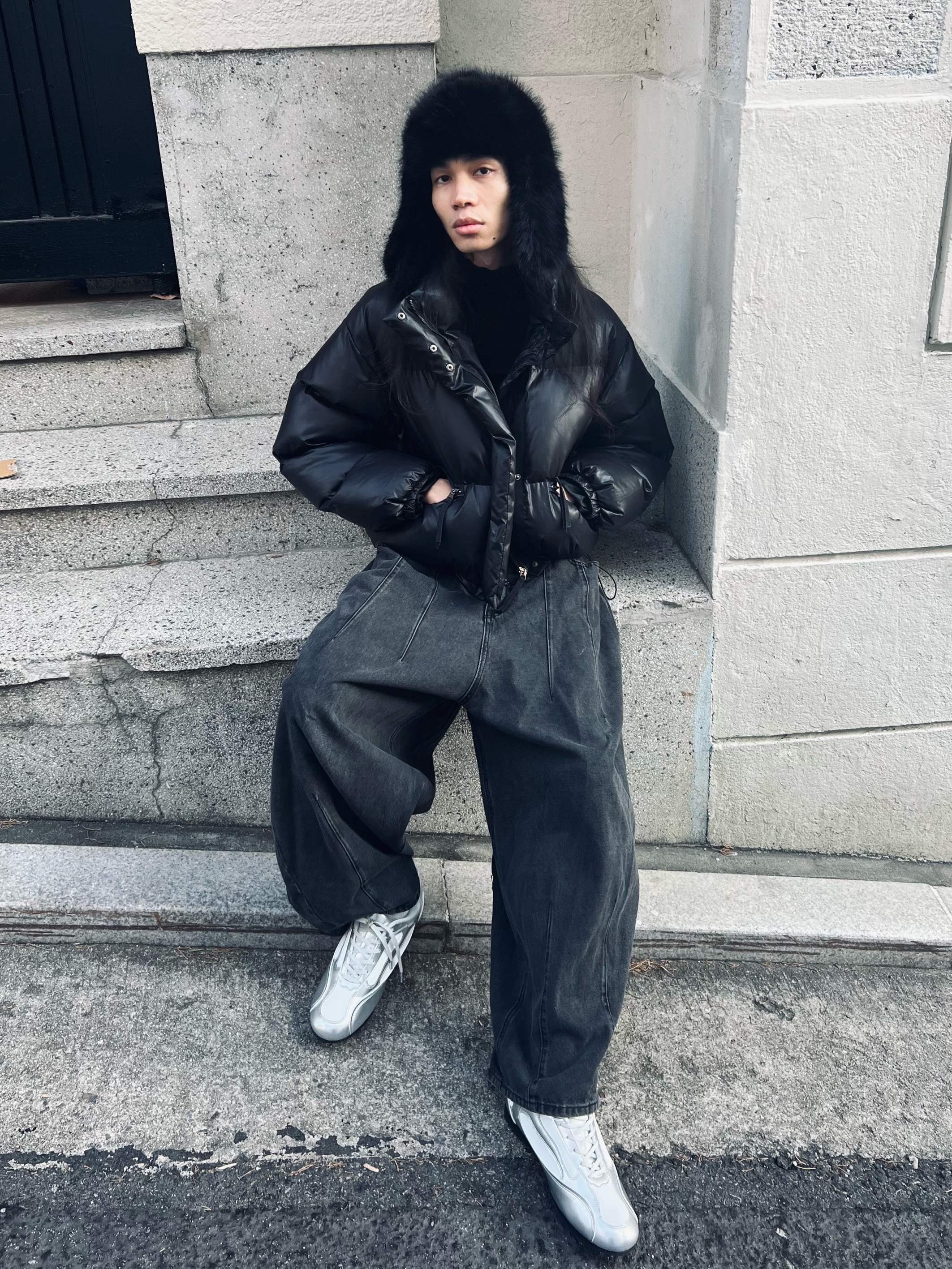 COREOFALCHEMY Runner Challenger Street Shoes Silver 착용 스타일 - 1