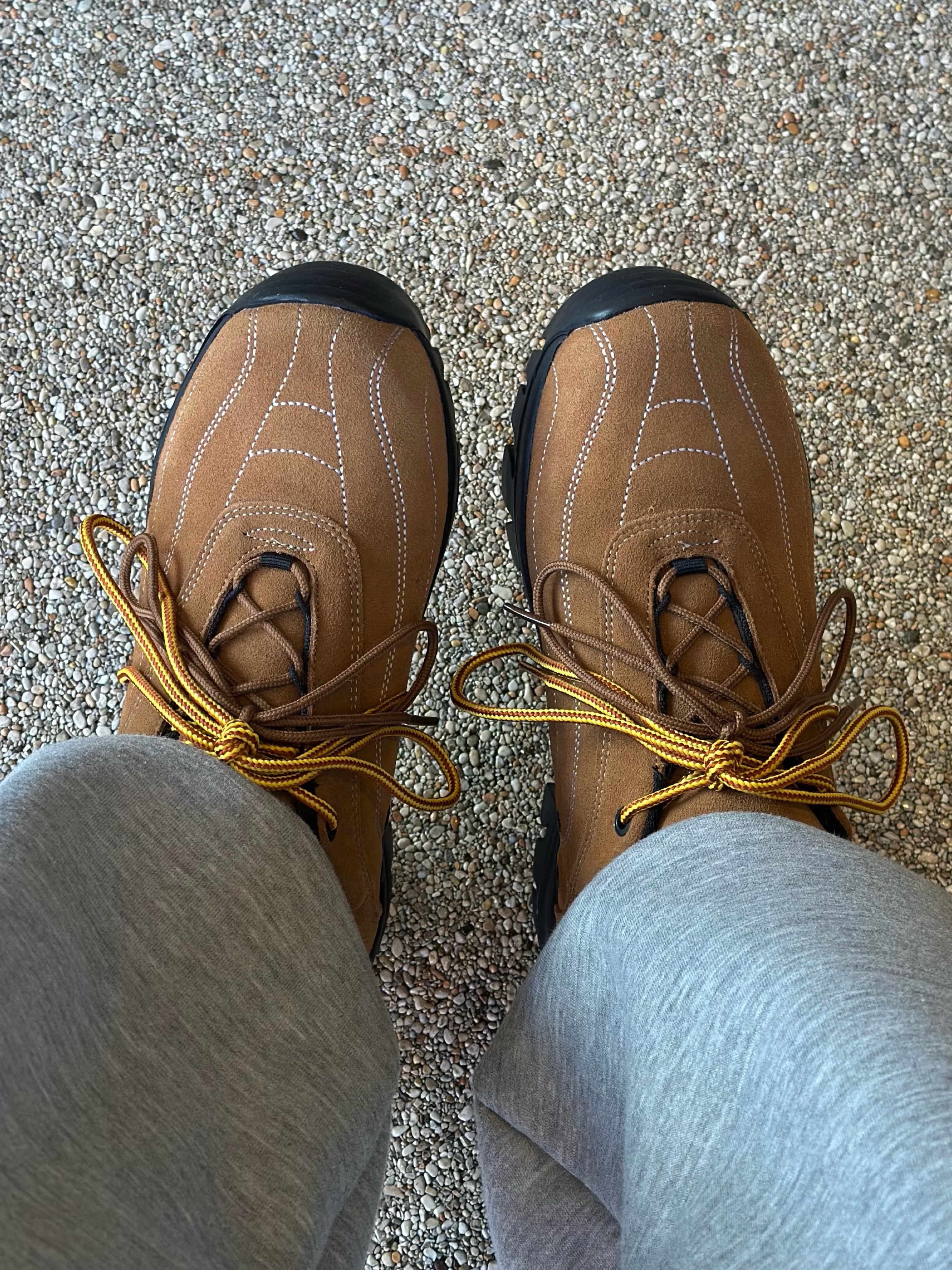 COREOFALCHEMY Balance Hyper Trekking Shoes Brown 착용 스타일 - 3