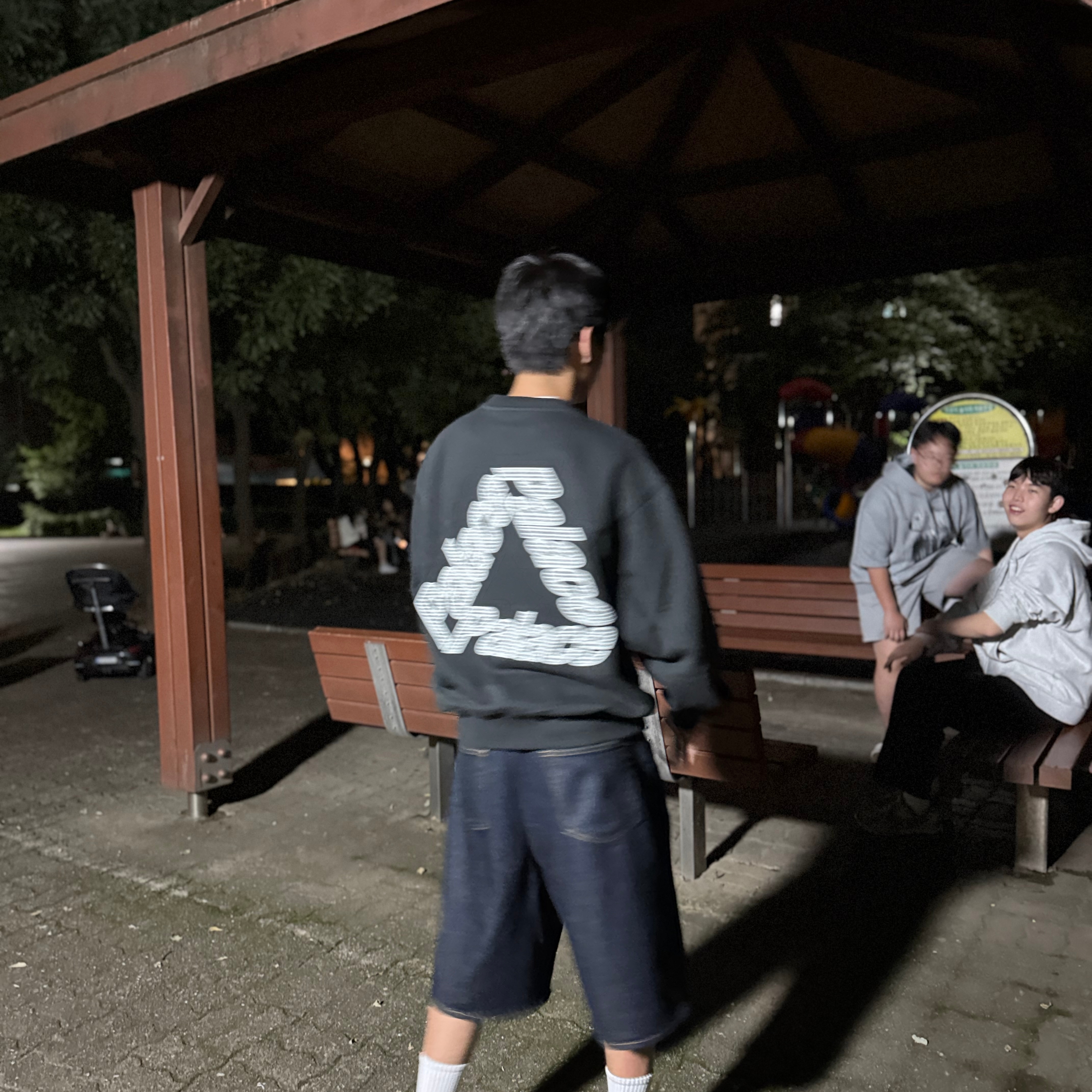 Palace P3 Chain Puff Crew Black - 25FW 착용 스타일