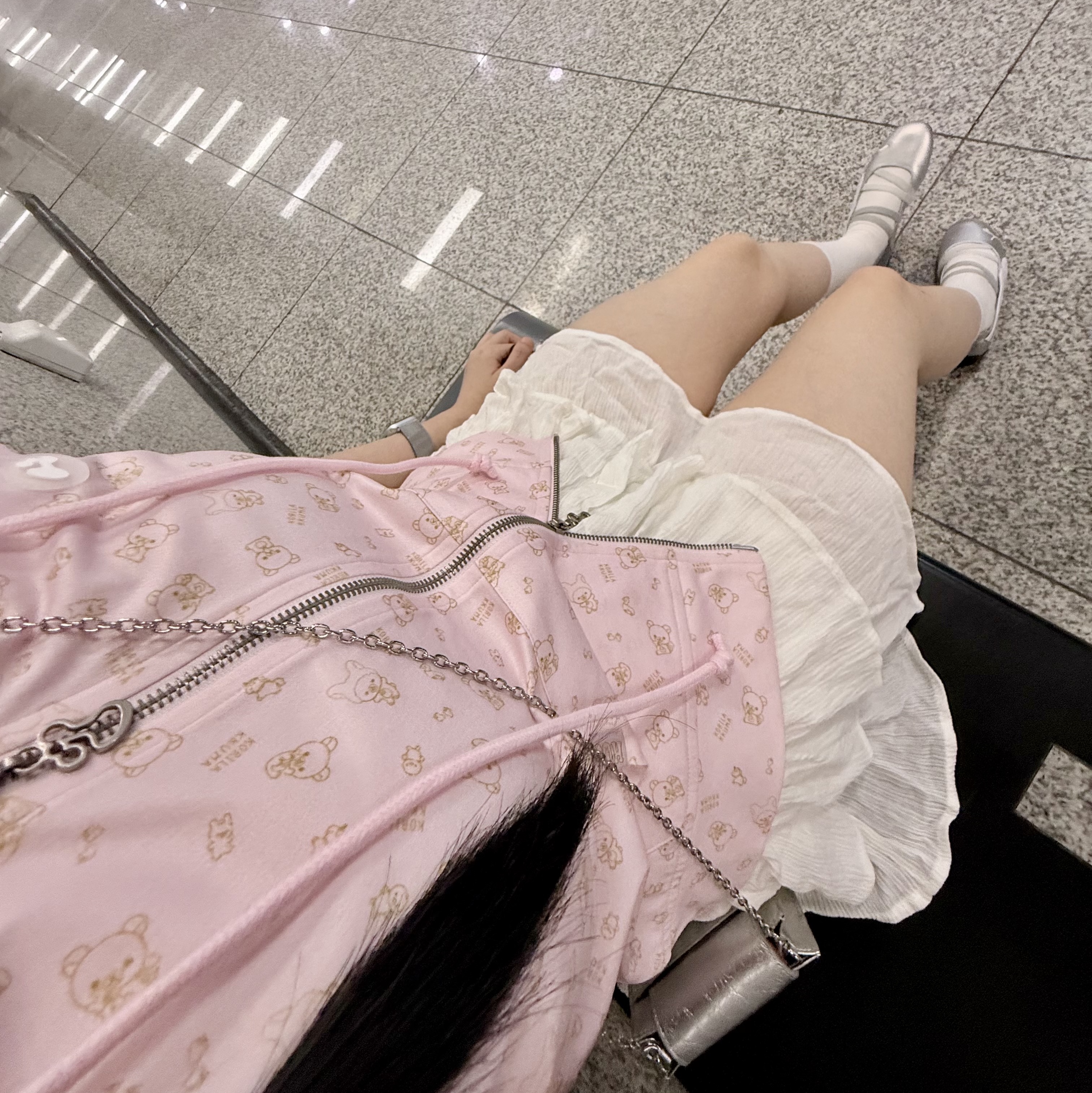(W) Puma Speedcat Ballet Metallic Puma Silver Puma White, (W) hugyourskin Korilakkuma Print Hoodie Zip Up Pink 착용 스타일