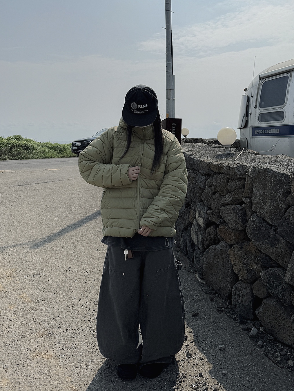 Aoiro 6-Panel Bone A/N Cap Black, UGG Tasman Slipper Chestnut 착용 스타일 - 5