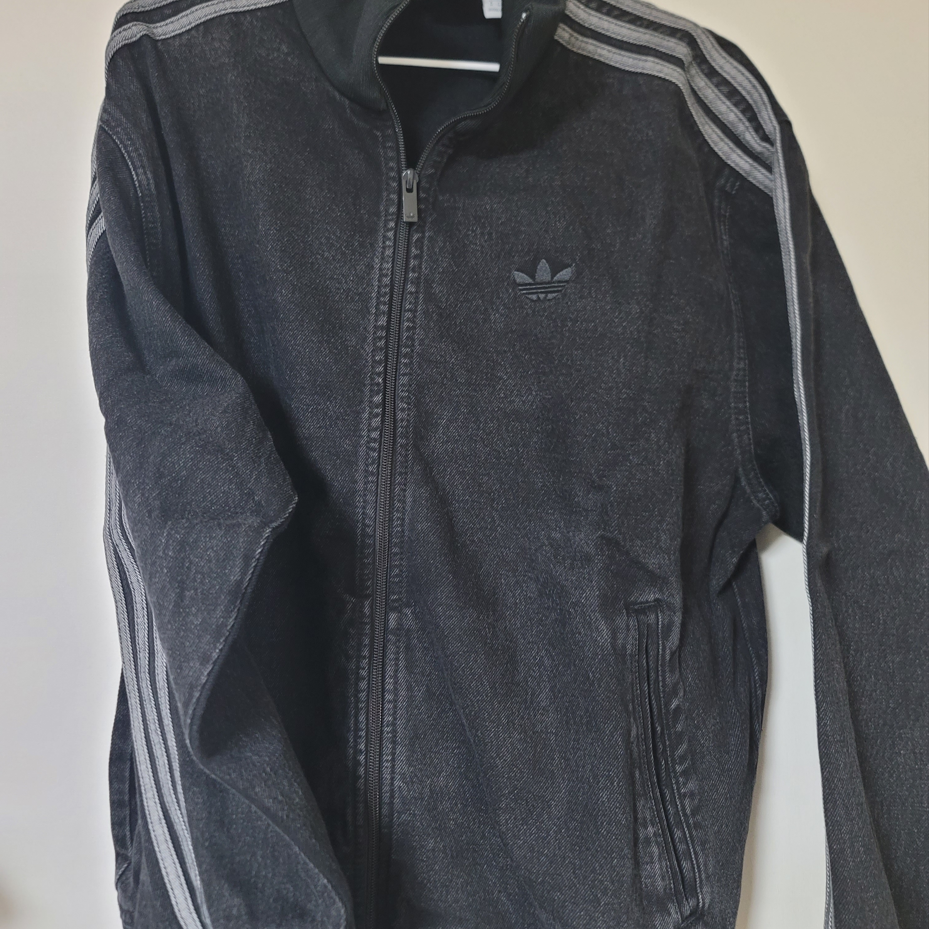 Adidas Adicolor Denim Firebird Track Top True Black Denim  - US Sizing 착용 스타일