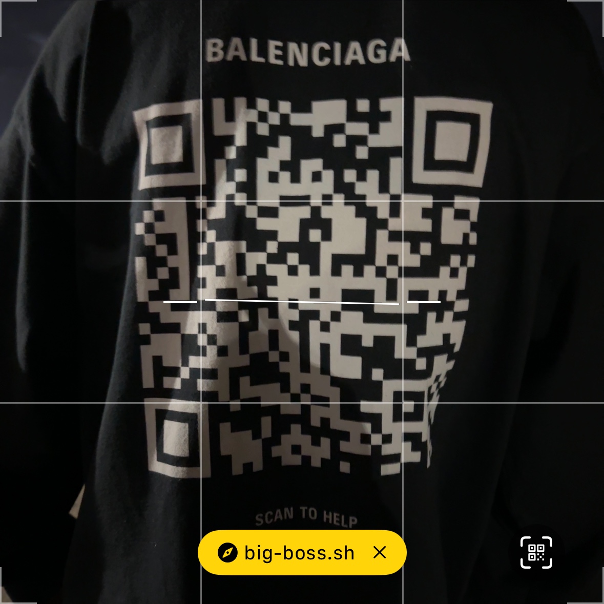 Balenciaga Support Ukraine LS T-Shirt Black, Balenciaga Swift Oval Sunglasses Black 착용 스타일 - 2