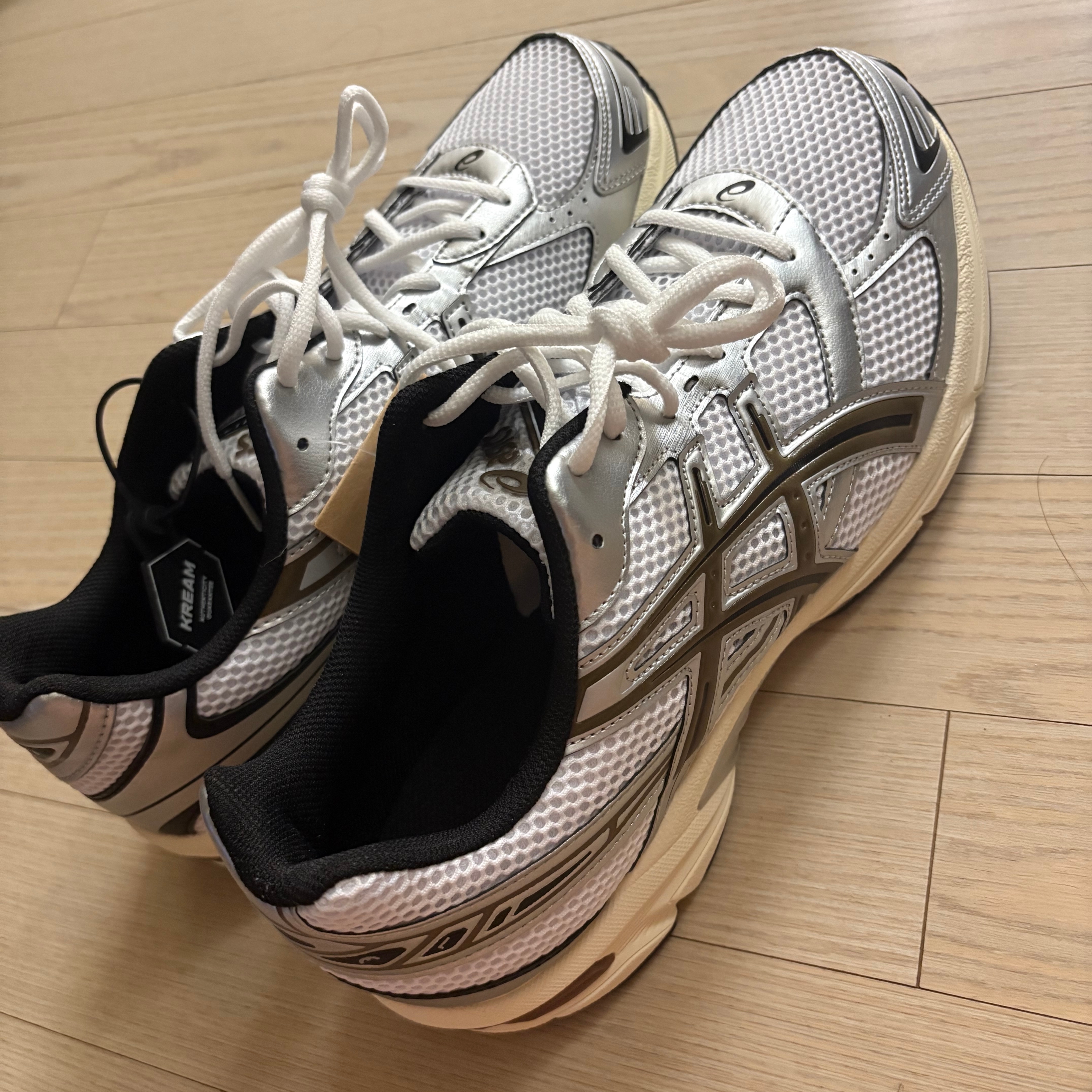 Asics Gel-1130 White Clay Canyon 착용 스타일