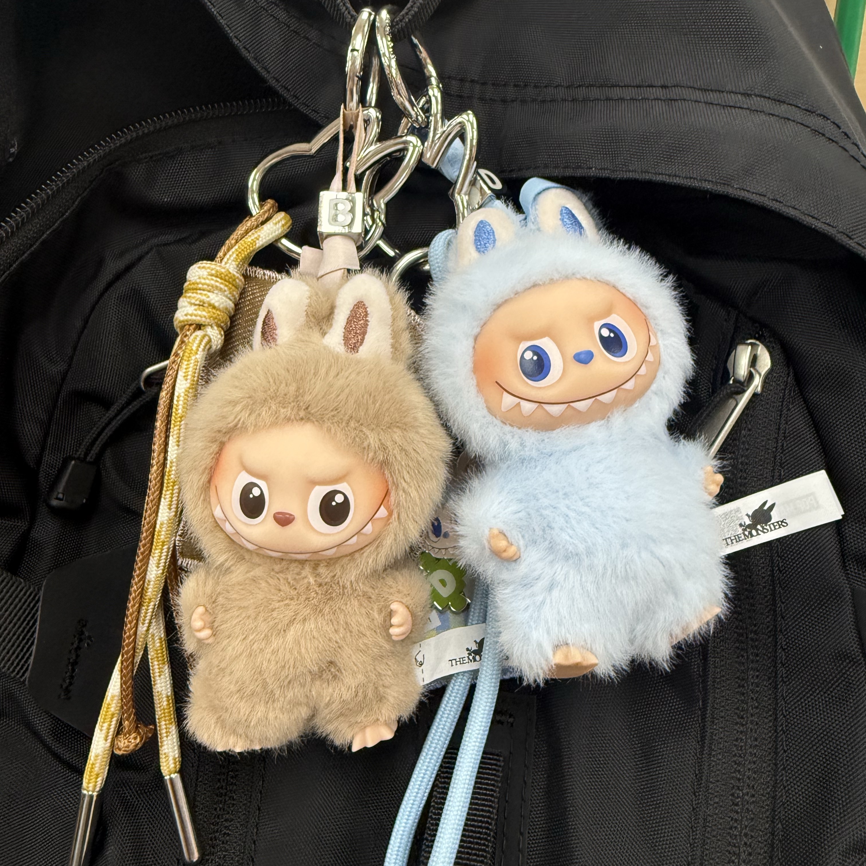 Pop Mart Labubu The Monsters Pin For Love Series Vinyl Plush Pendant (A-M) D (Opened Case), Pop Mart Labubu The Monsters Pin For Love Series Vinyl Plush Pendant (A-M) B (Opened Case) 착용 스타일