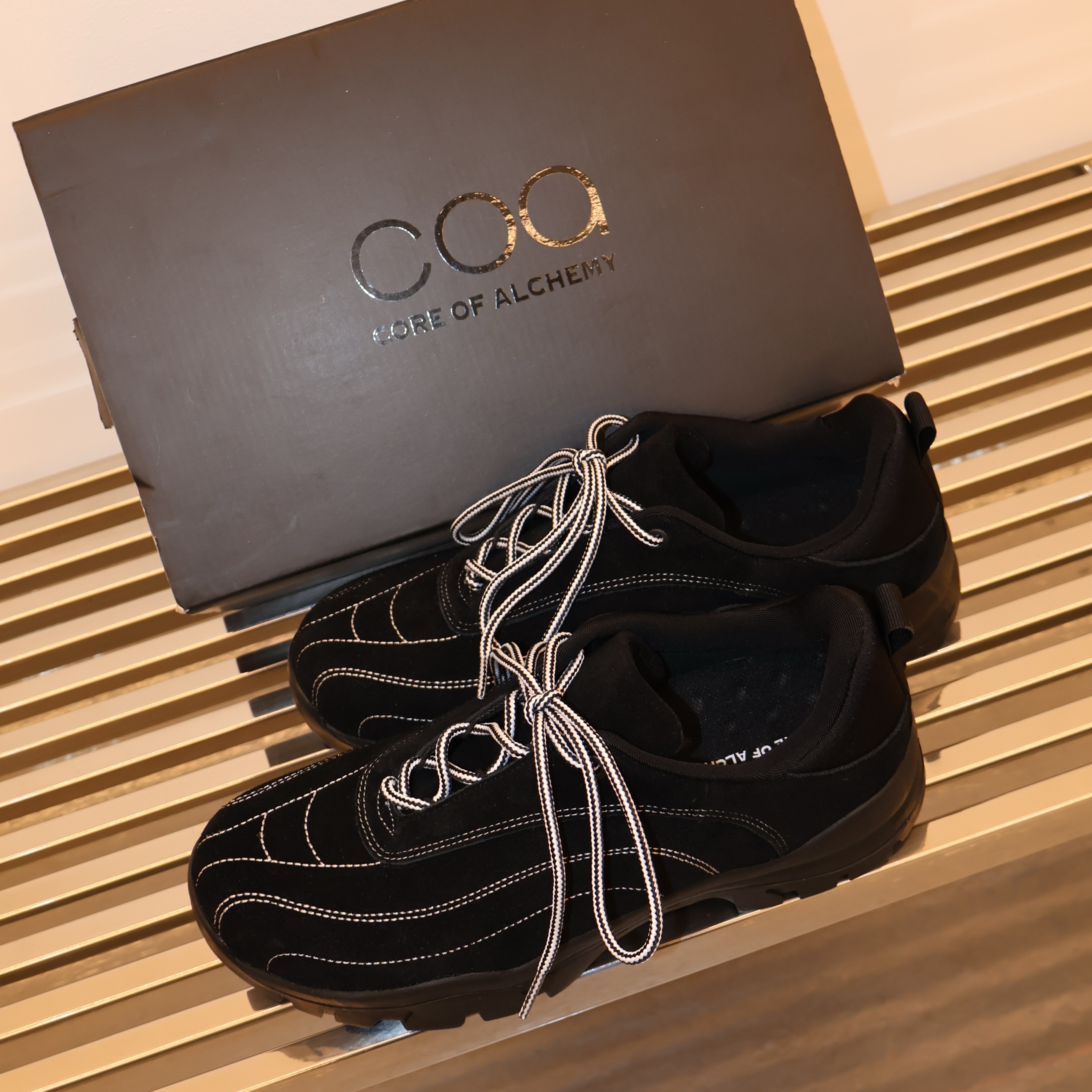 COREOFALCHEMY Balance Hyper Trekking Shoes Black 착용 스타일 - 3