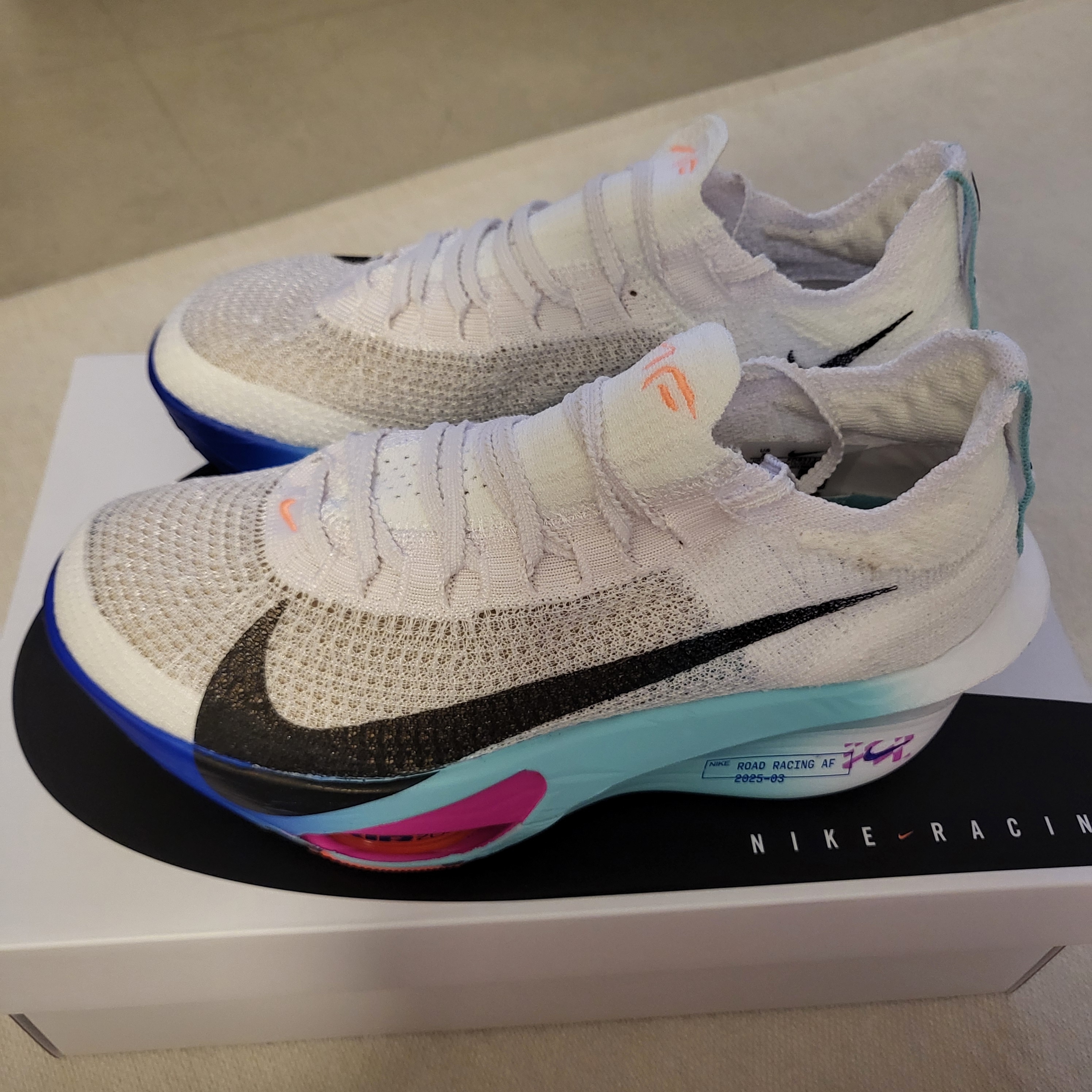 Nike Air Zoom Alphafly Next% 3 White Hyper Turquoise 착용 스타일 - 3