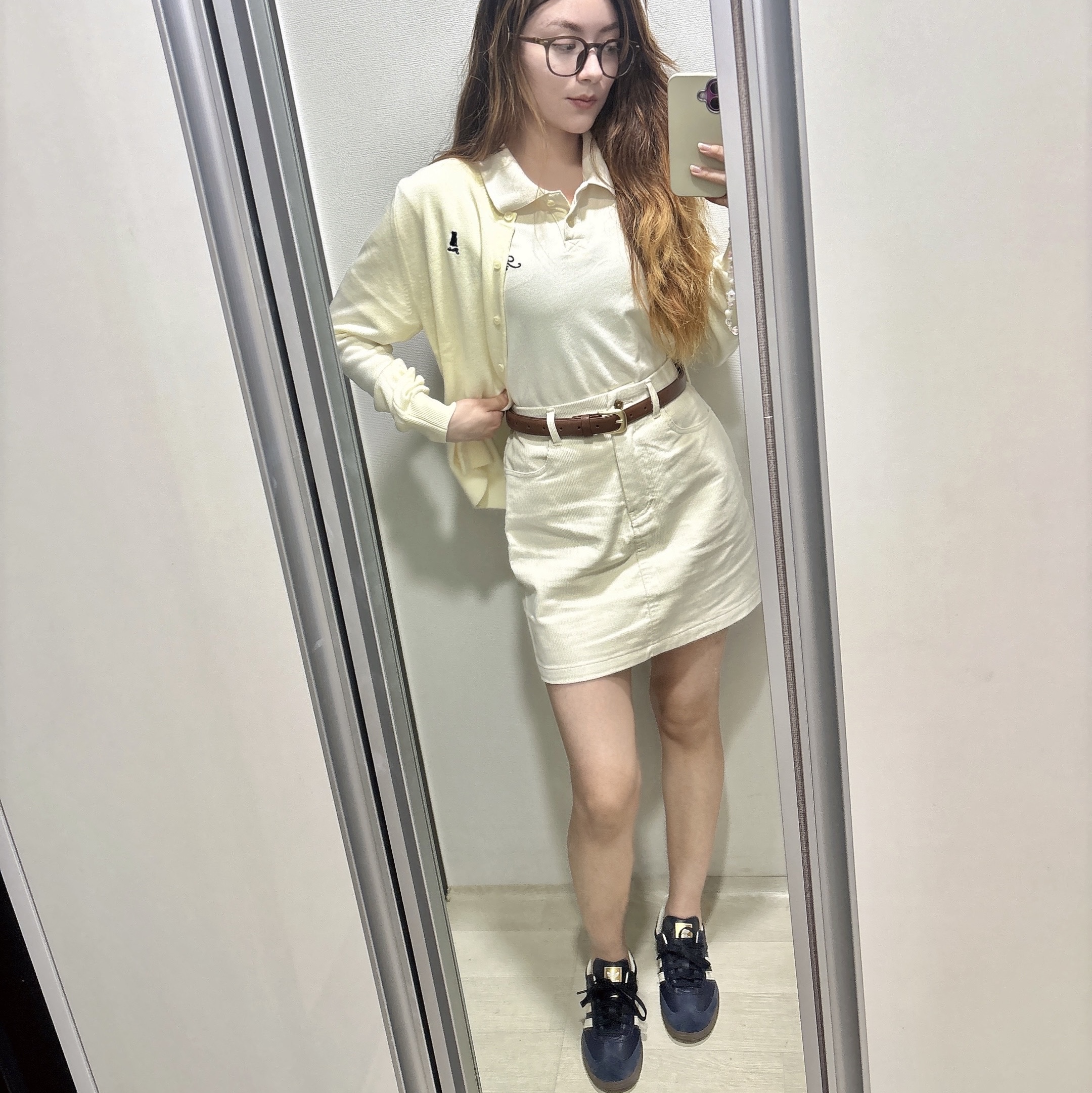 Yale Women's Comfort Wool Round Cardigan Ivory, Yale Women’s Corduroy Short Skirt Cream 착용 스타일