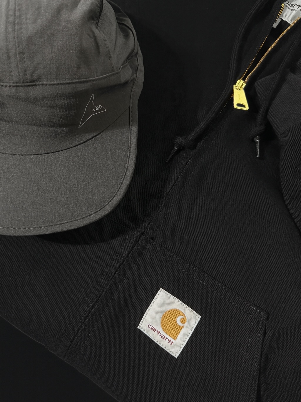 Carhartt WIP OG Active Jacket Black, Roa Hiking Cap Black 착용 스타일