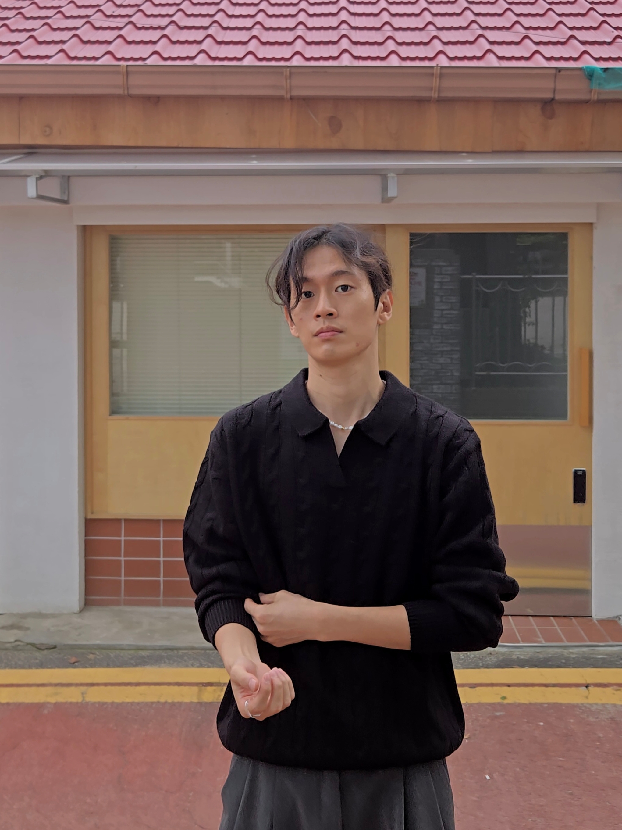 Vivienne Westwood Loelia Large Pearl Necklace Platinum Black Off White Green Red 착용 스타일 - 1