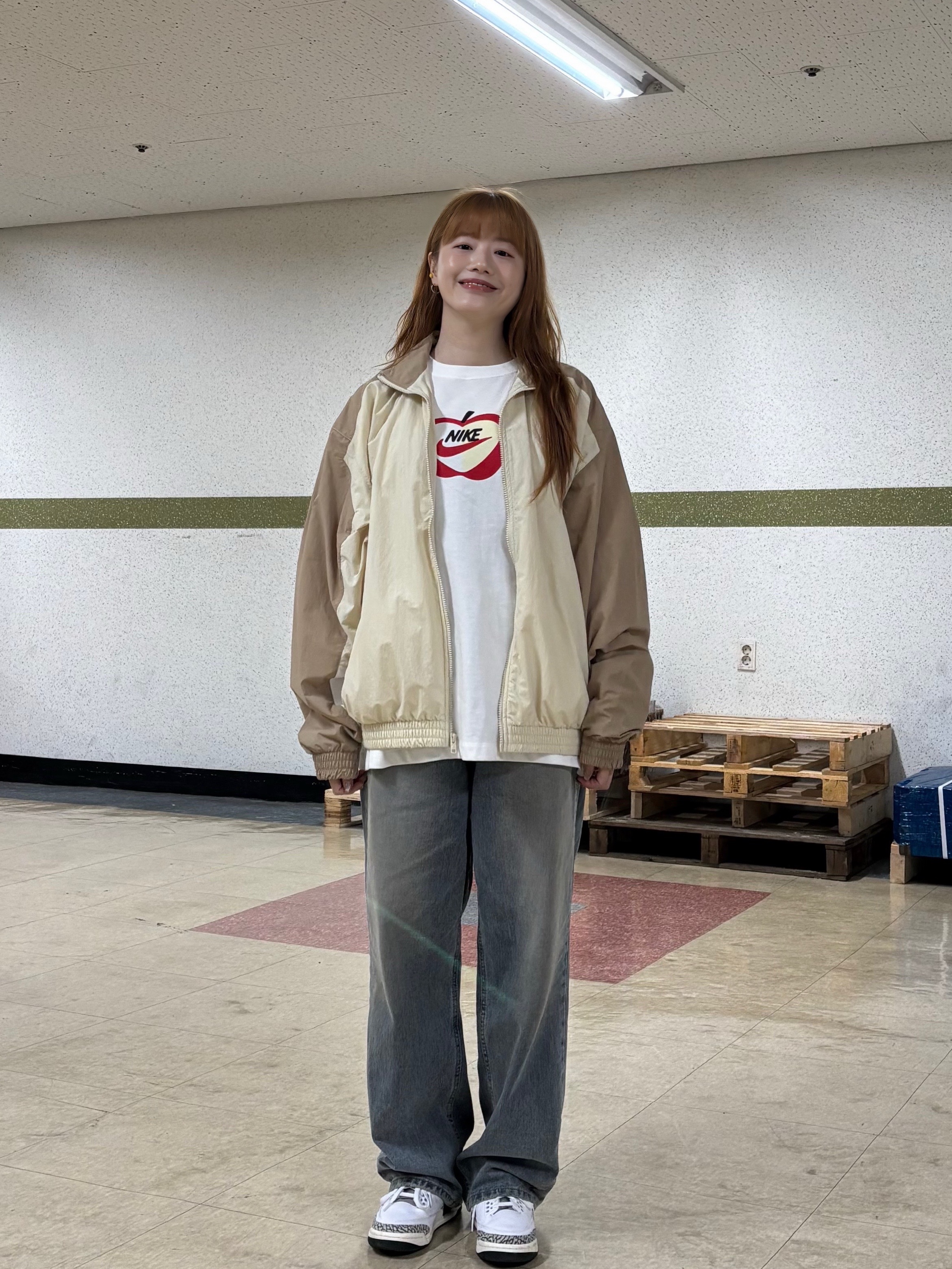 Nike Club Oversized Woven Track Jacket Light Khaki Parachute Beige - Asia, (GS) Jordan 3 Retro Animal Icon 착용 스타일 - 1