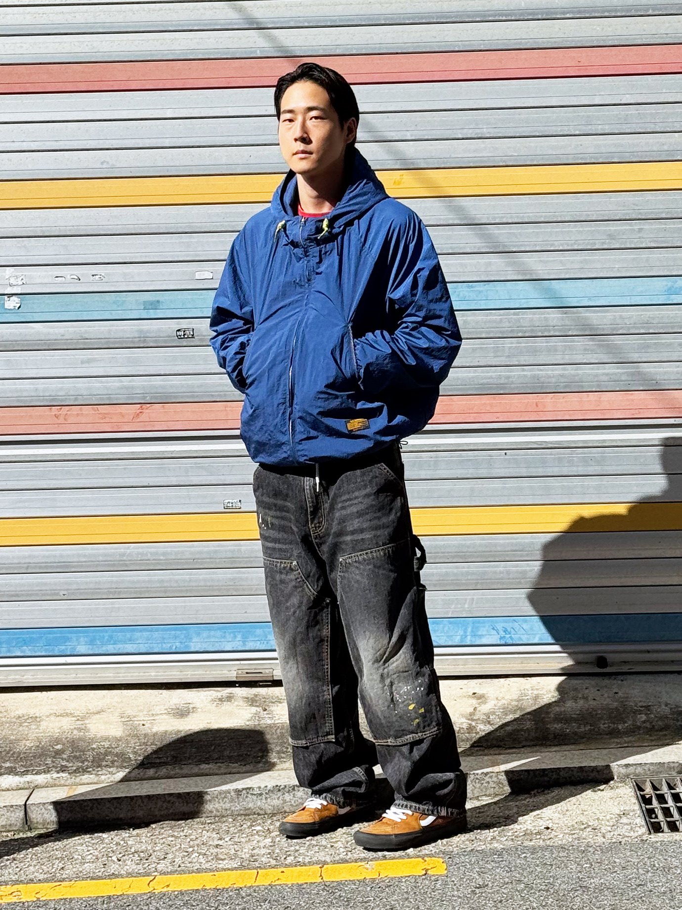 QT8 GARMENTS Nostalgia Windbreaker Blue, QT8 GARMENTS Painted Double Knee Washed Pants Black 착용 스타일 - 2