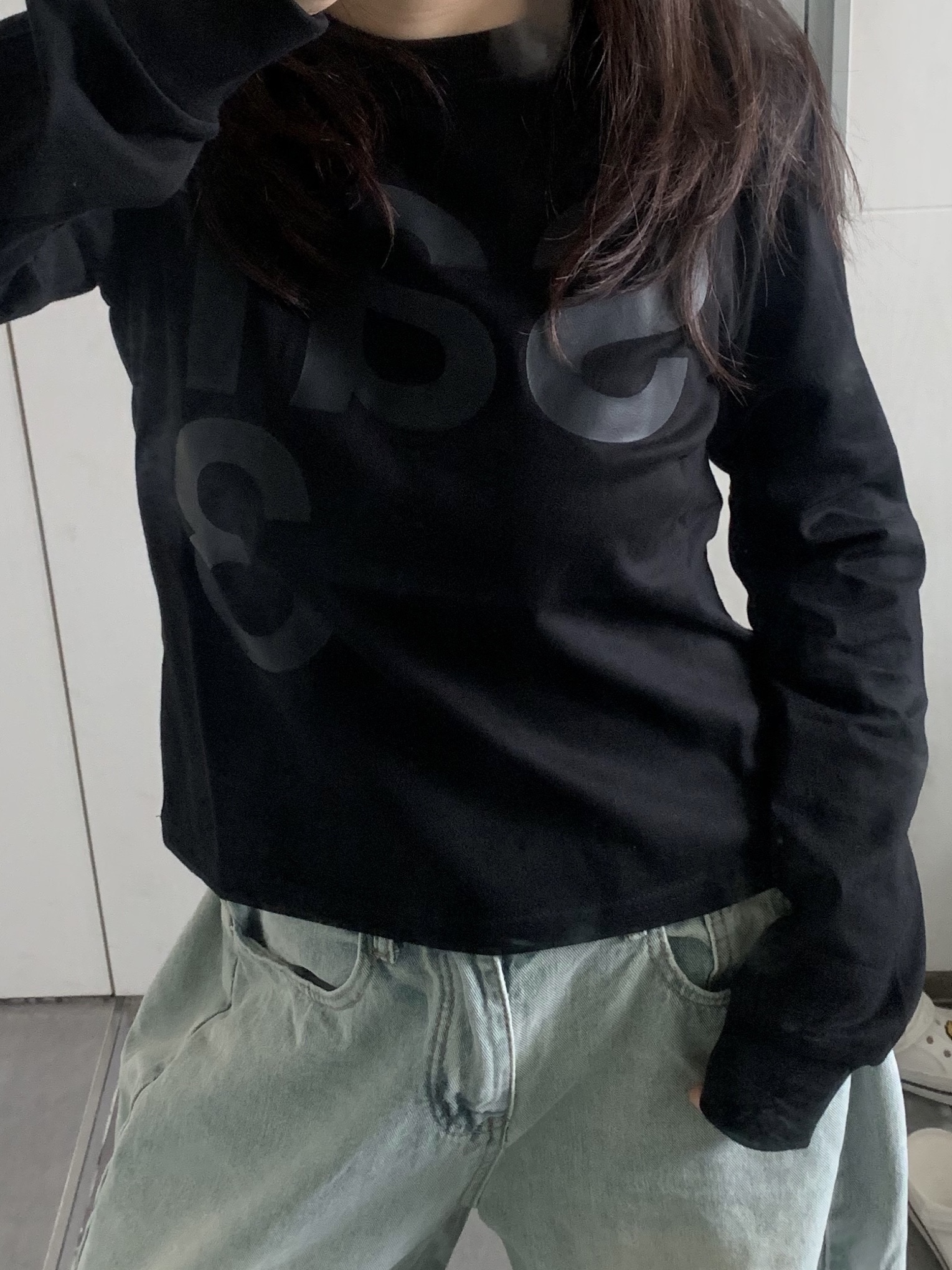 [예약 배송][KREAM 단독] Safarispot Women 1/2 Basic Safari LS T-Shirt Black 착용 스타일