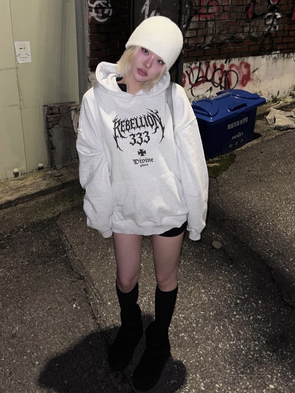 PHOS333 Rebellion 333 Hoodie Melange White, PHOS333 Rebellion 333 Hoodie Black 착용 스타일 - 2