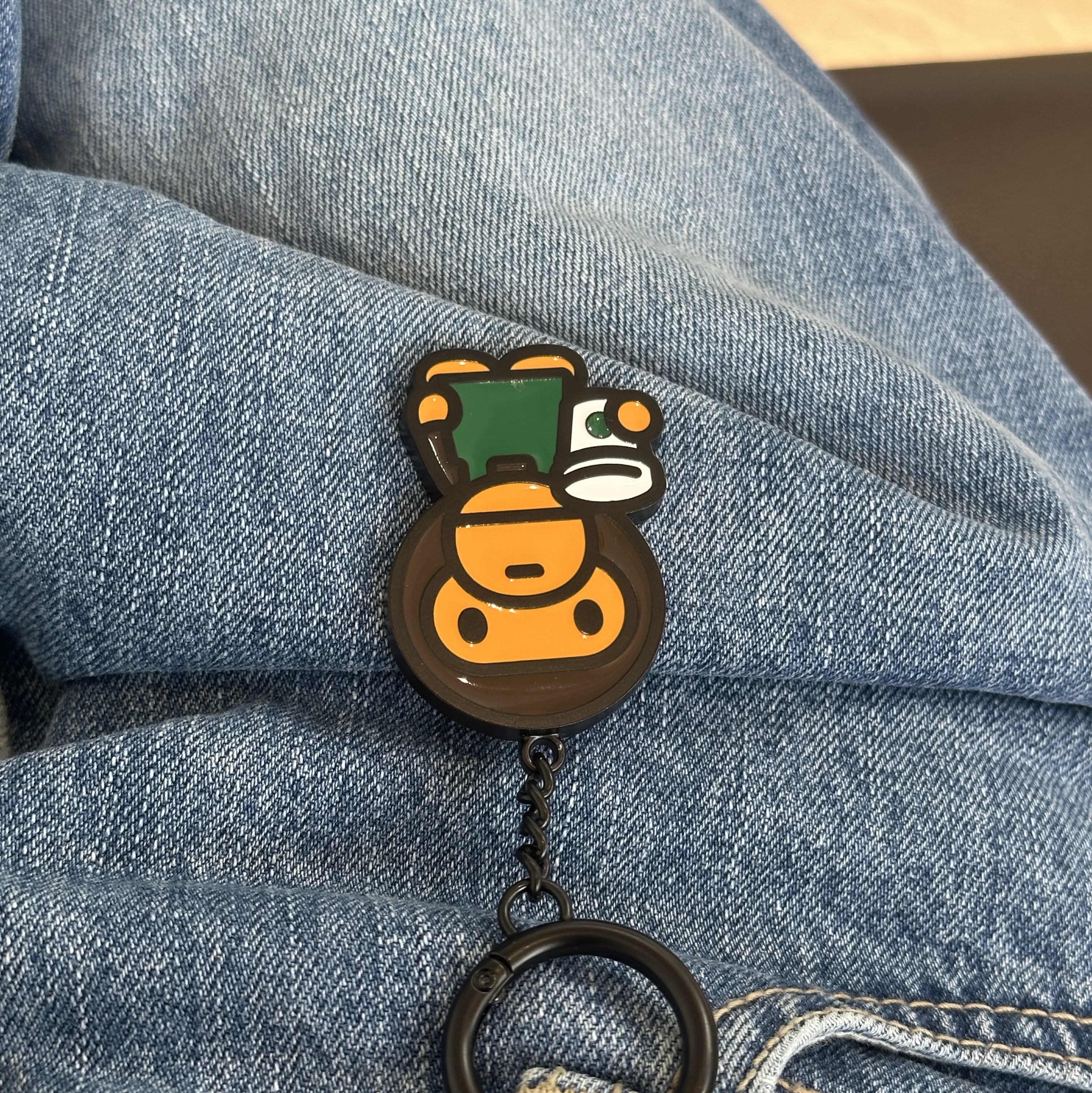 Starbucks x BAPE Baby Milo Keychain 착용 스타일 - 5