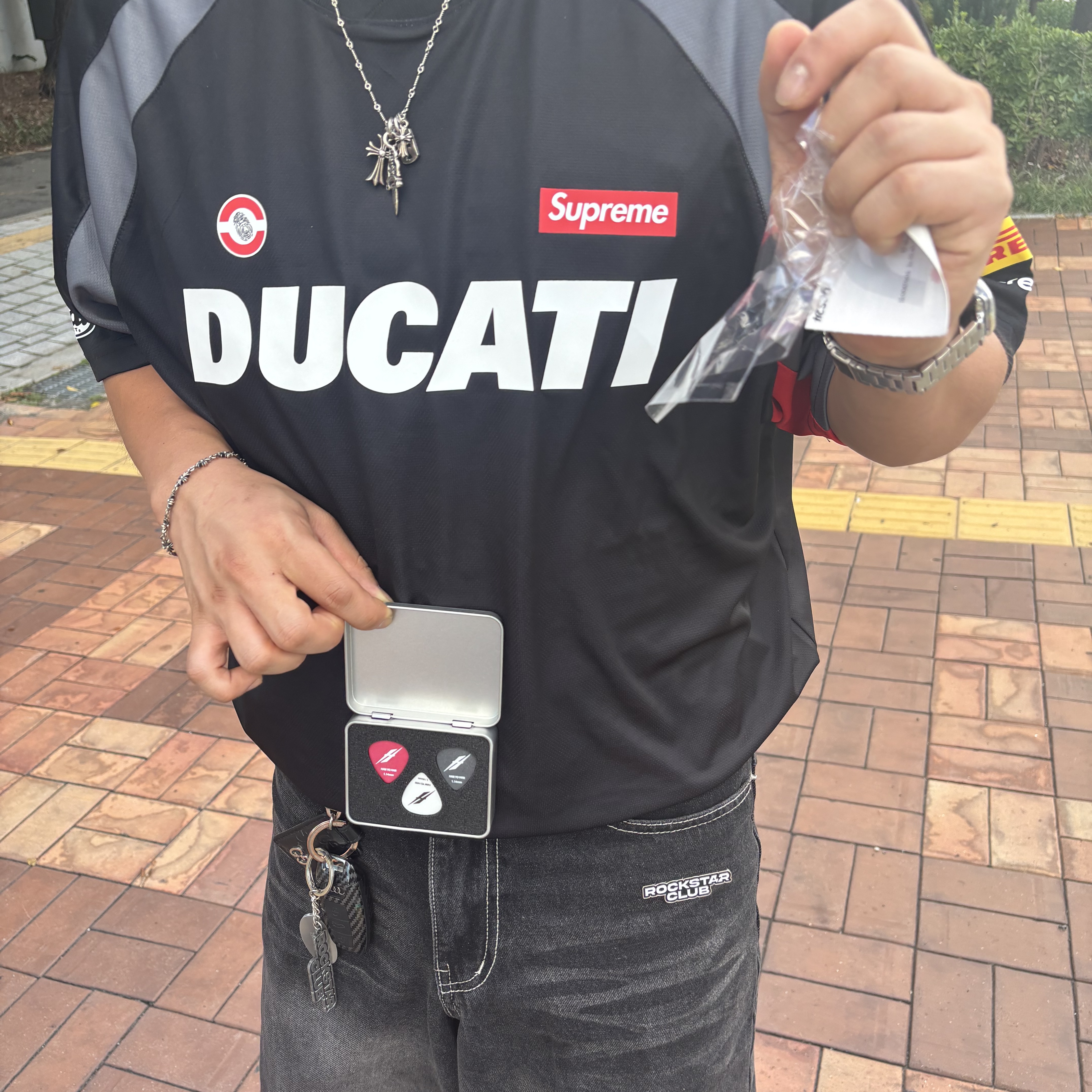 Supreme x Ducati Soccer Jersey Black - 24SS 착용 스타일