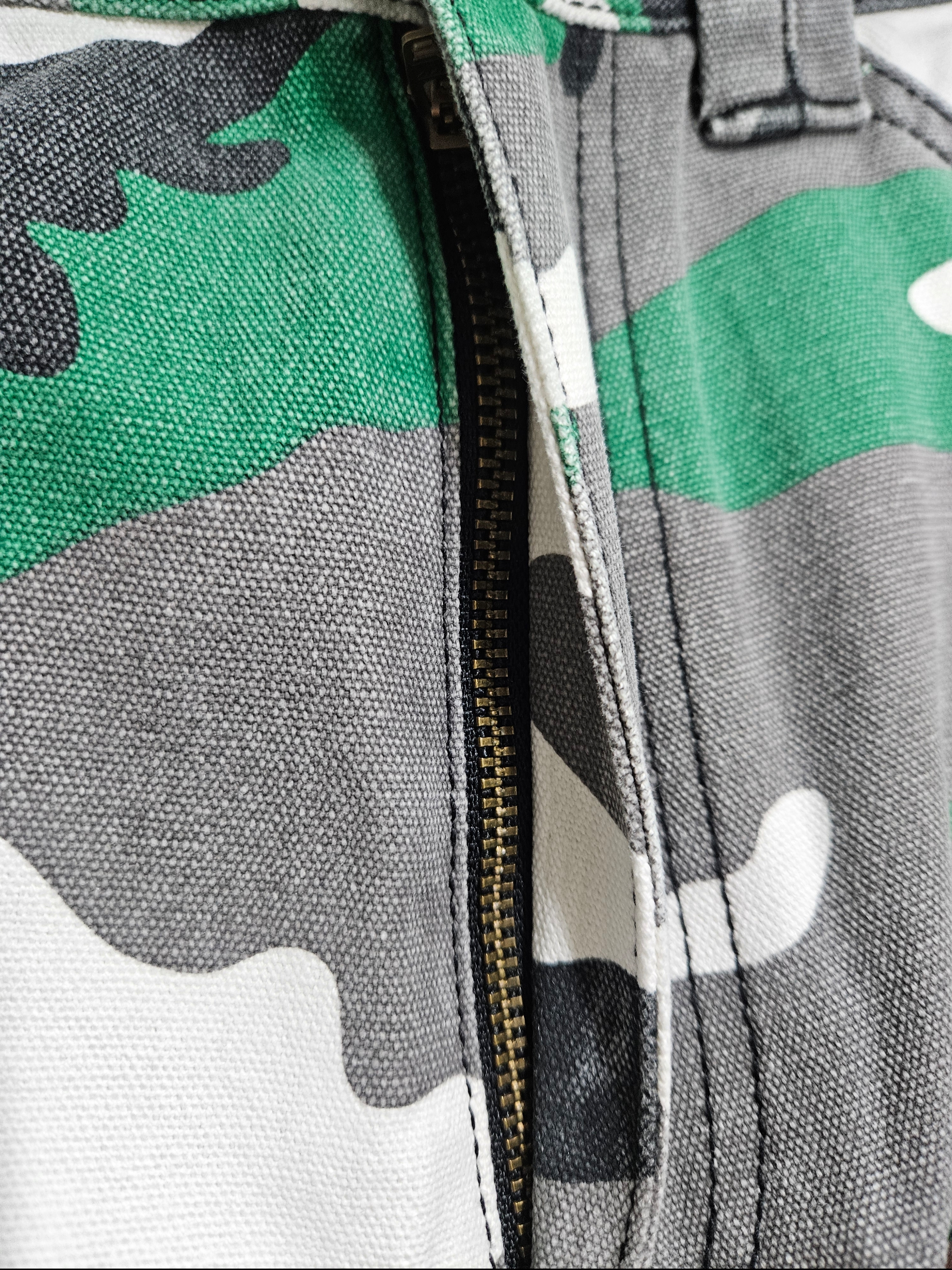 Supreme Zip-Off Utility Pant Green Camo - 25FW 착용 스타일 - 4