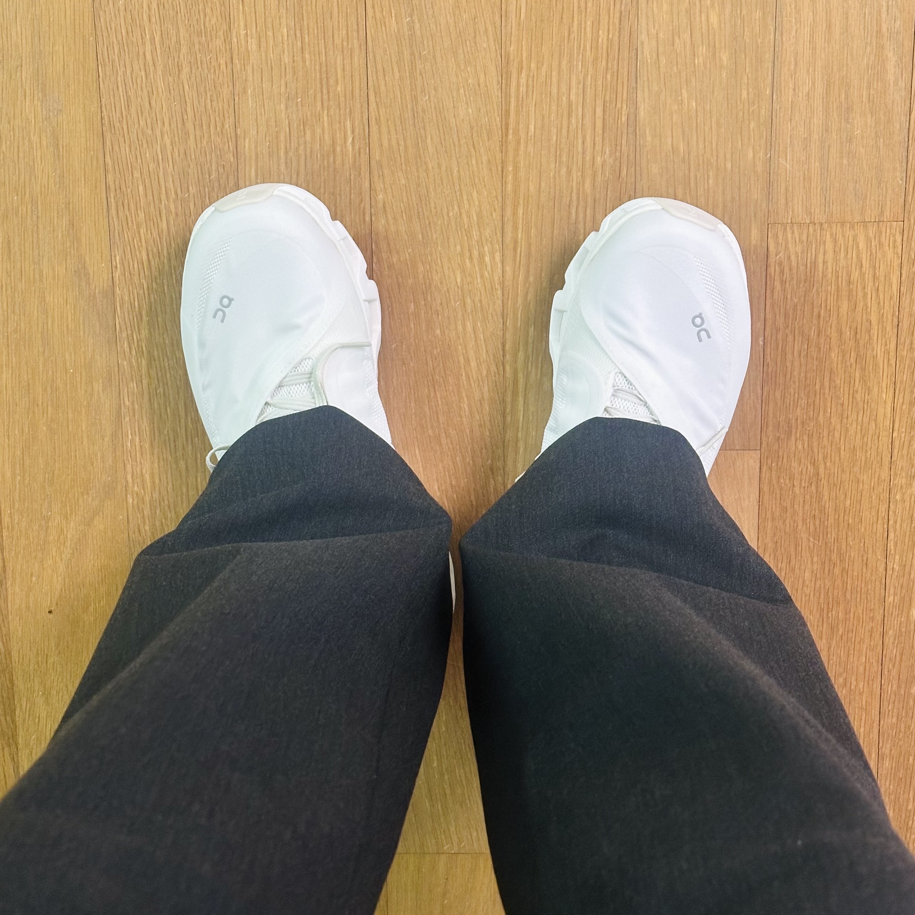 On Running x Post Archive Faction (Paf) Cloudmonster Hyper White 착용 스타일 - 2