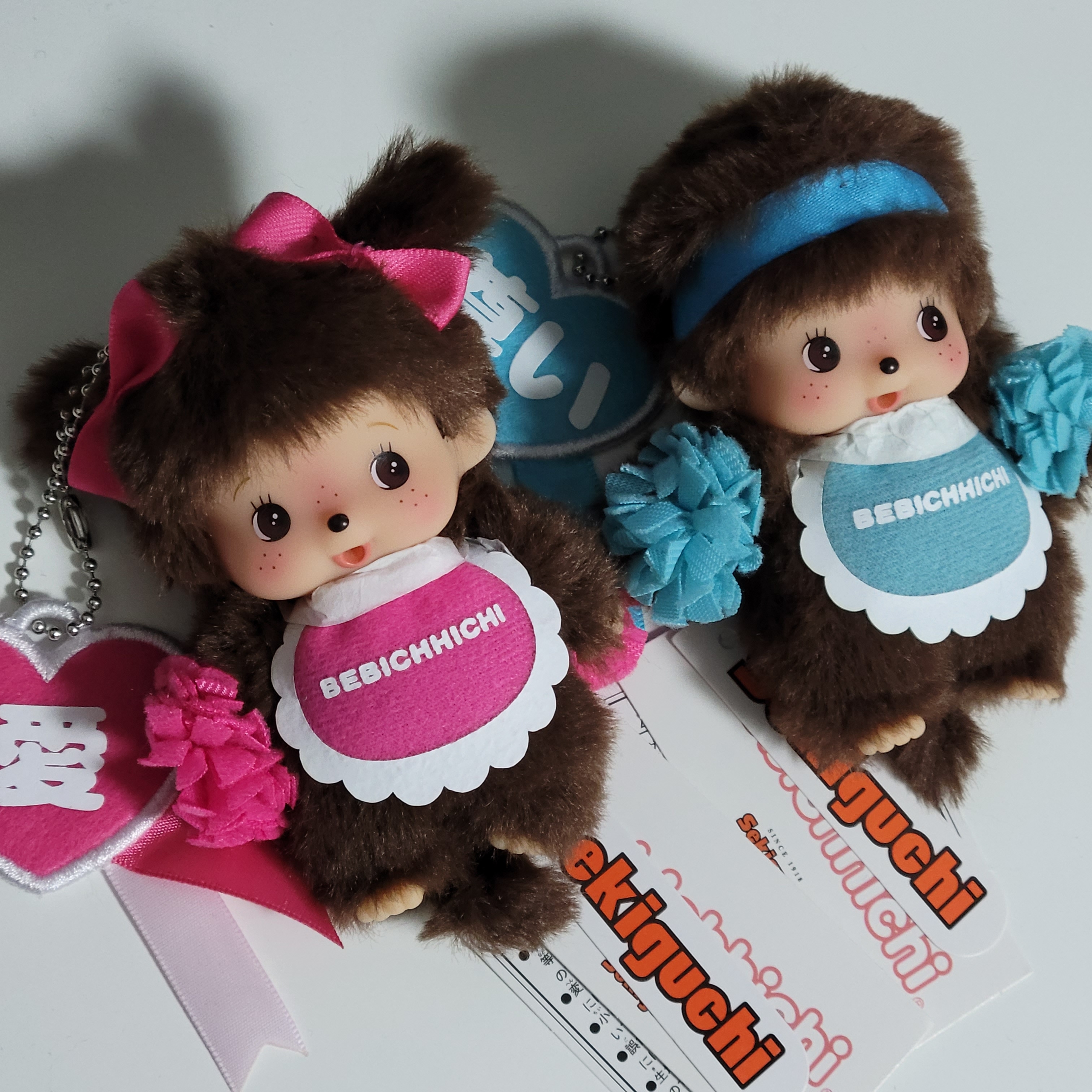 Monchhichi Happy Color Bebichhichi Key Chain Pink, Monchhichi Happy Color Bebichhichi Boy Key Chain Blue 착용 스타일