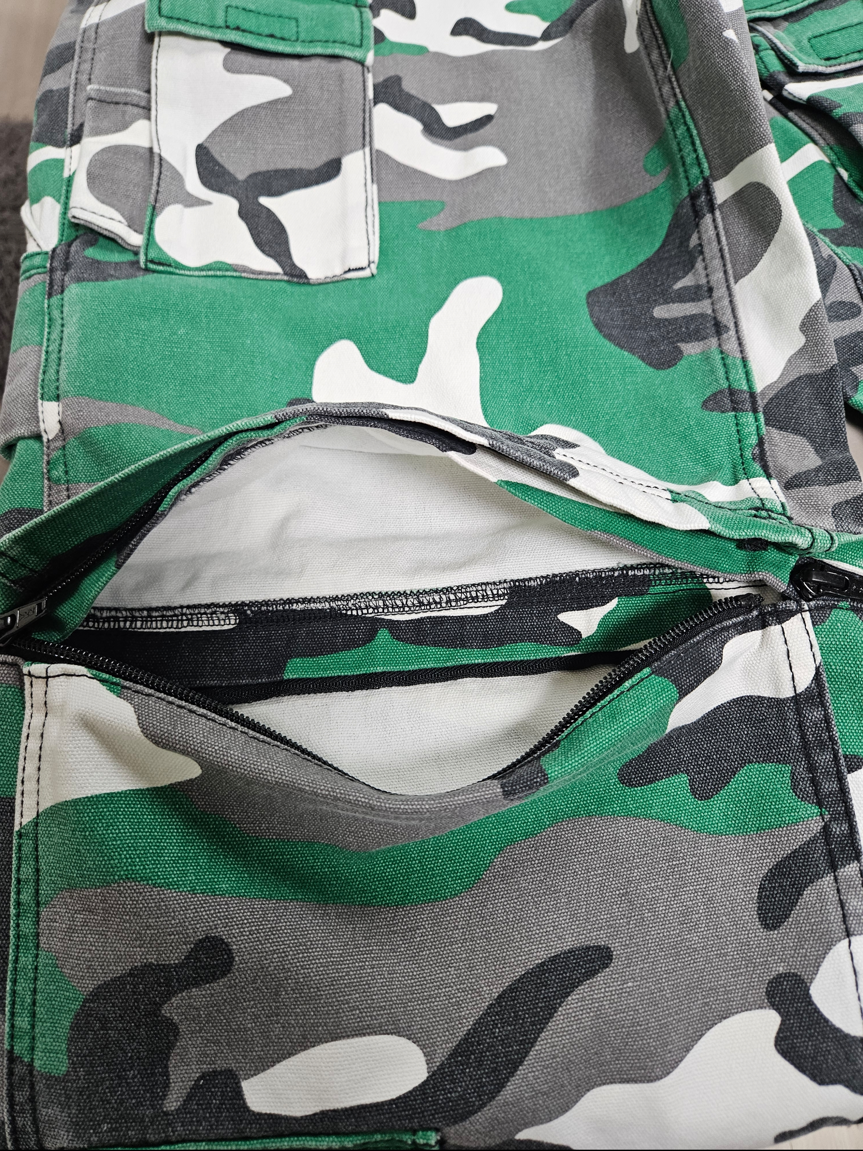 Supreme Zip-Off Utility Pant Green Camo - 25FW 착용 스타일 - 6