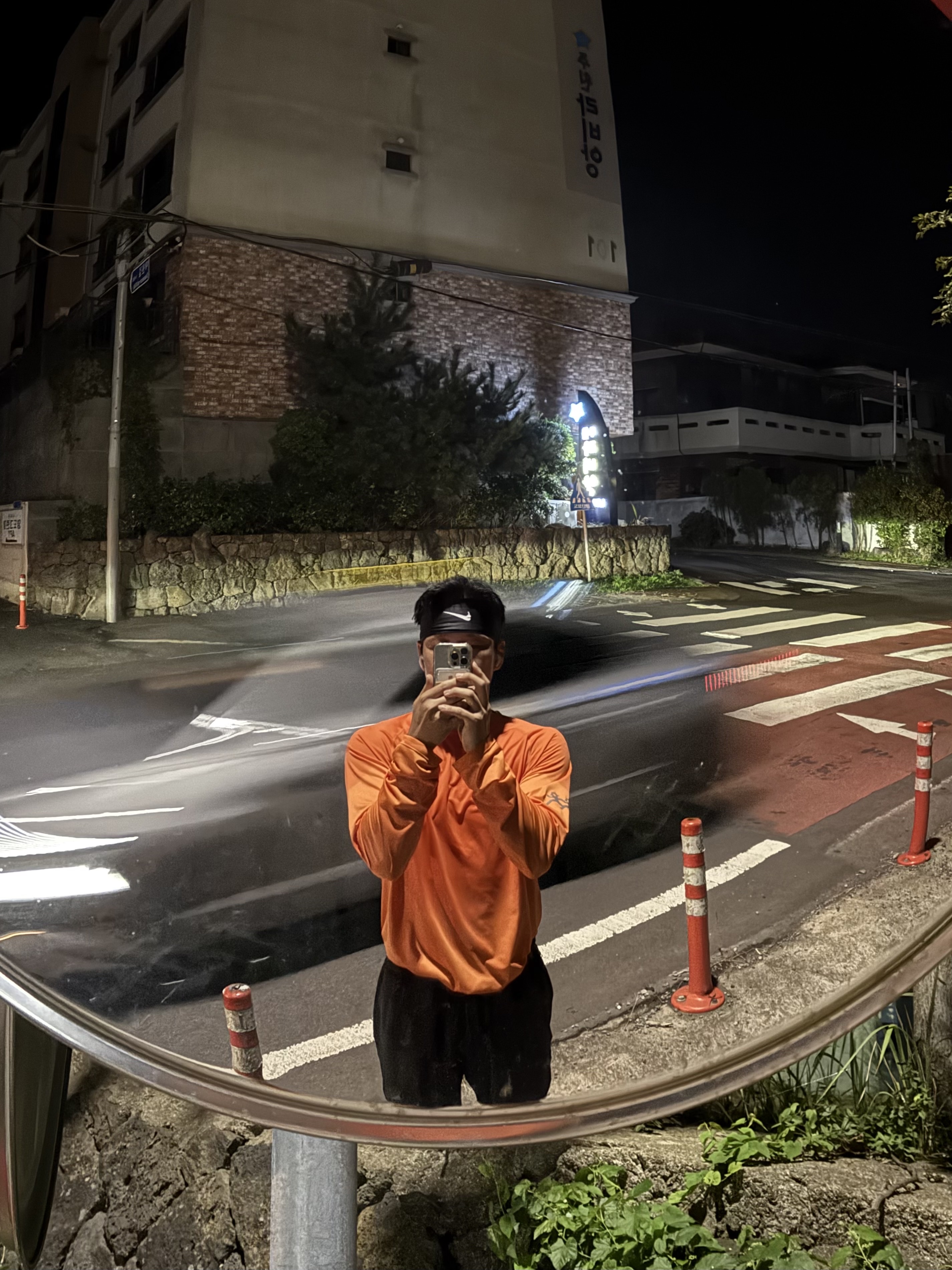 Puma x Hello Sunrise L/S T-Shirt Orange Glo, Puma x Hello Sunrise Shorts Puma Black 착용 스타일