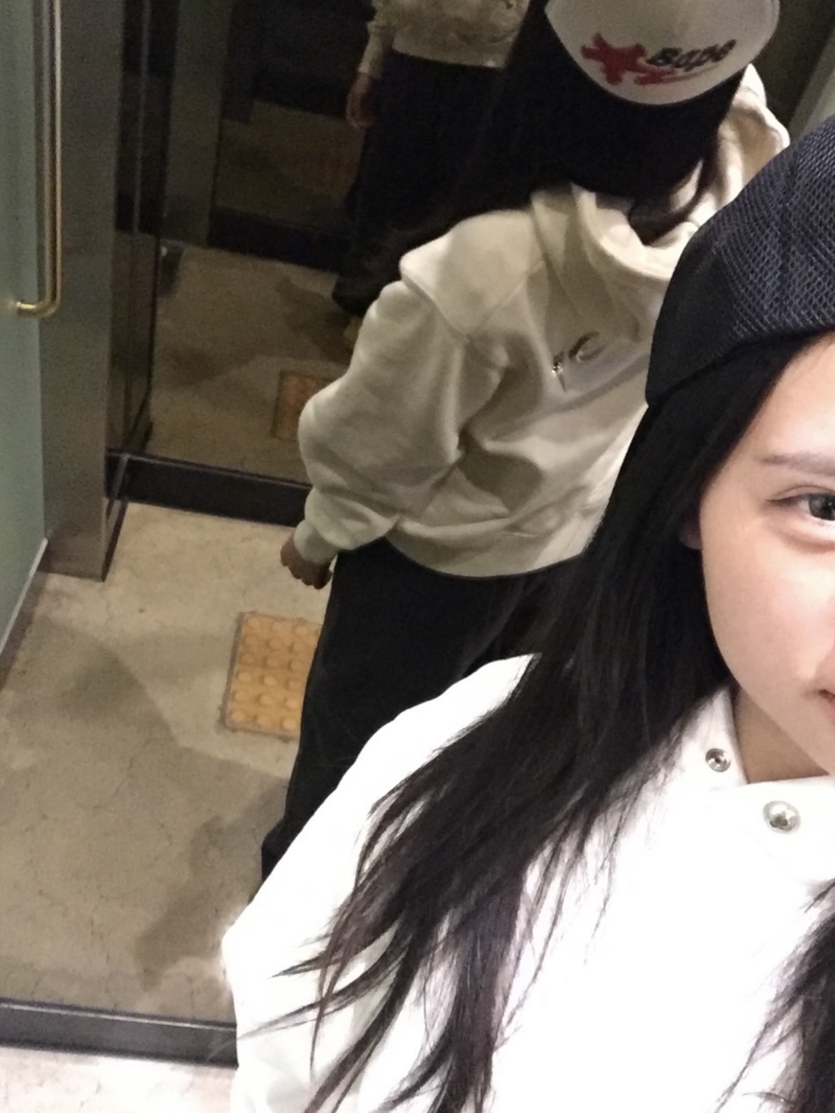 Thug Club Armor Hoodie White, BAPE Summer Bag Mesh Cap Black - 24SS 착용 스타일 - 2