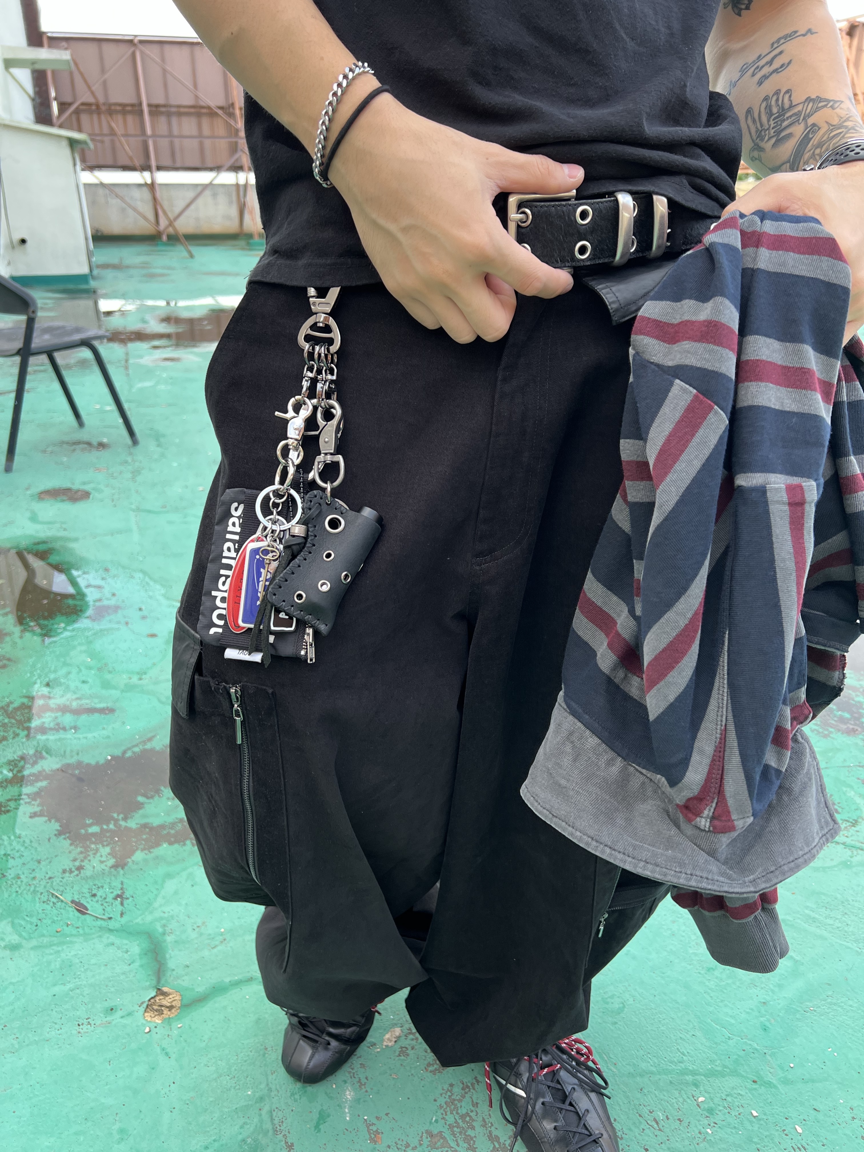 [KREAM 단독] Safarispot Basic Safari Keyring Card Wallet Black, SOULESURES BOLD Kyle 착용 스타일 - 5