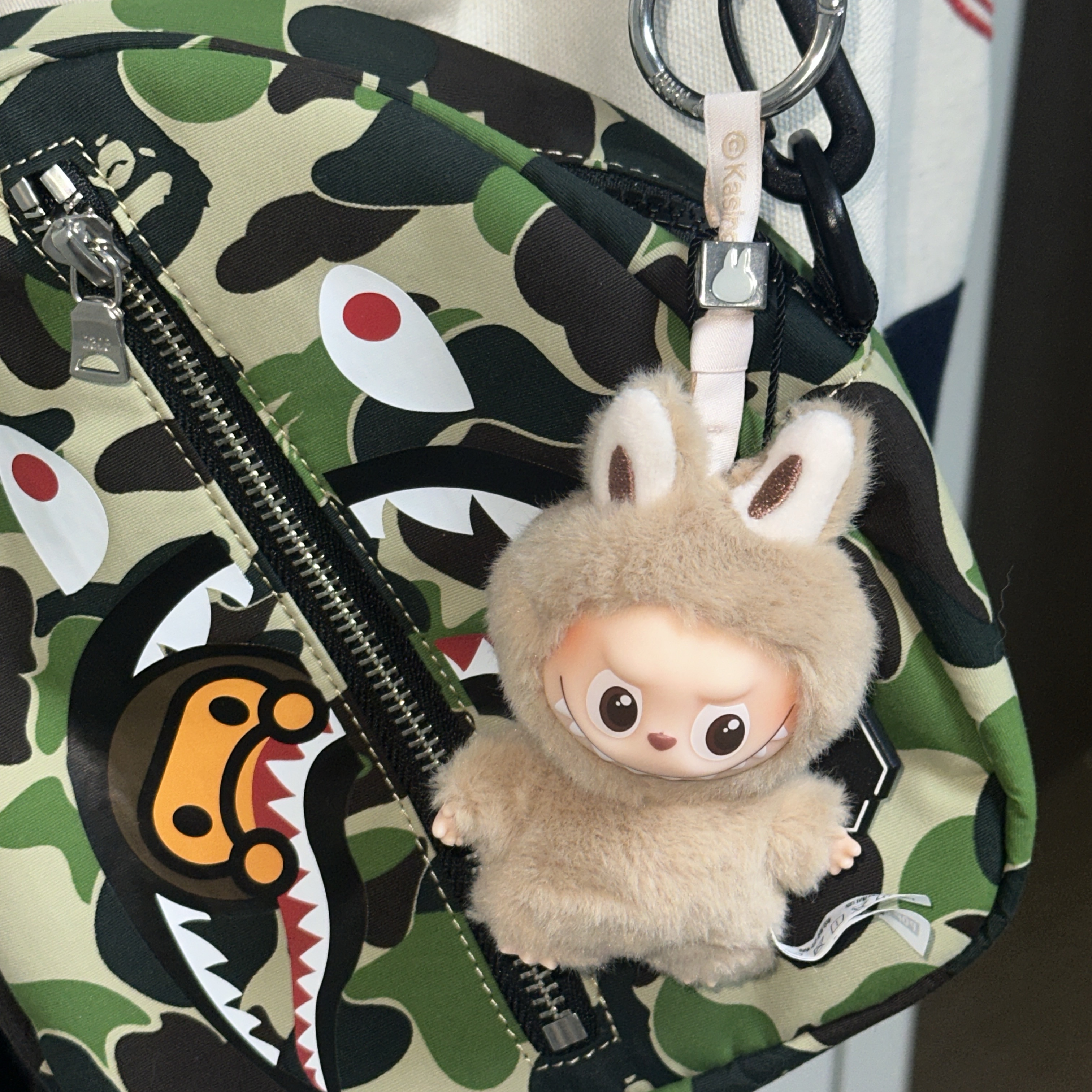 Pop Mart Labubu The Monsters Pin For Love Series Vinyl Plush Pendant (A-M) B (Opened Case), (Kids) BAPE ABC Camo Milo Shark Mini Shoulder Bag Green 착용 스타일
