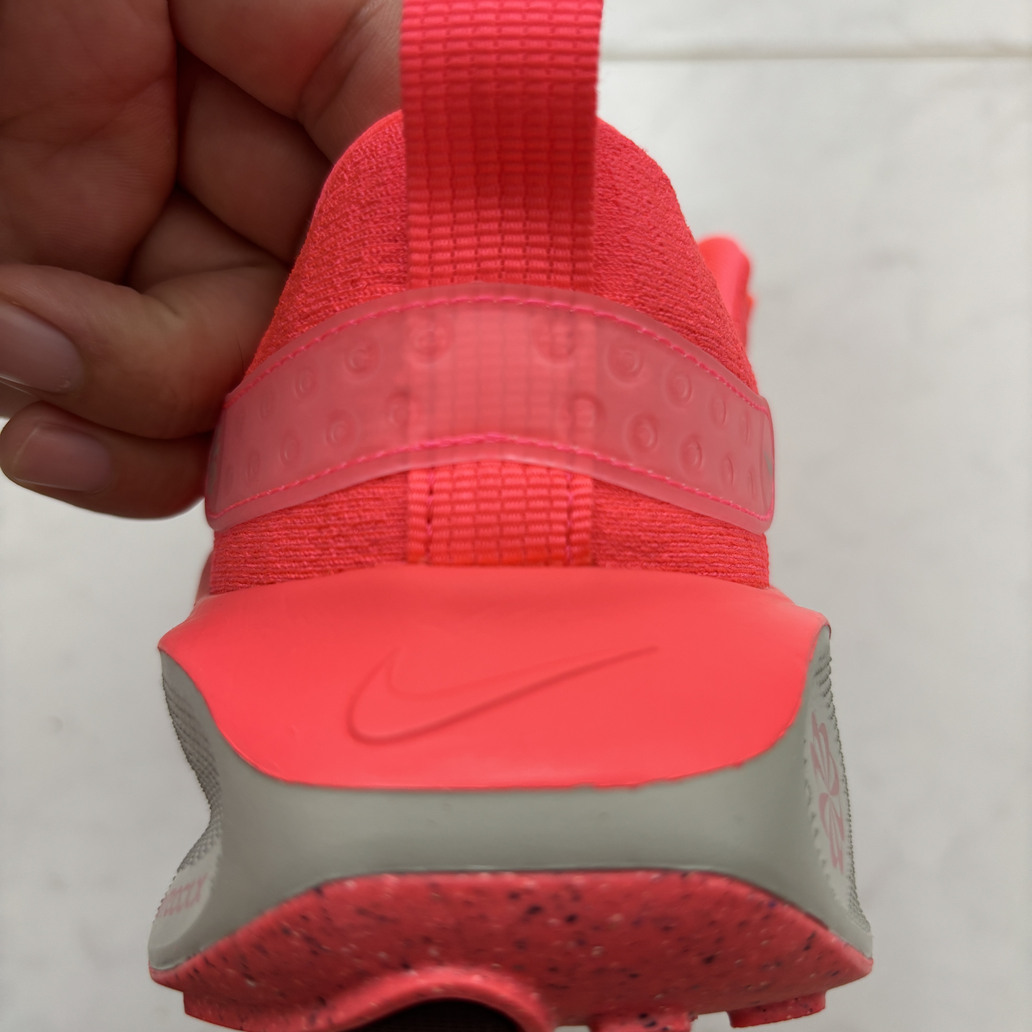 (W) Nike ReactX Infinity Run 4 Hot Punch Black 착용 스타일 - 5