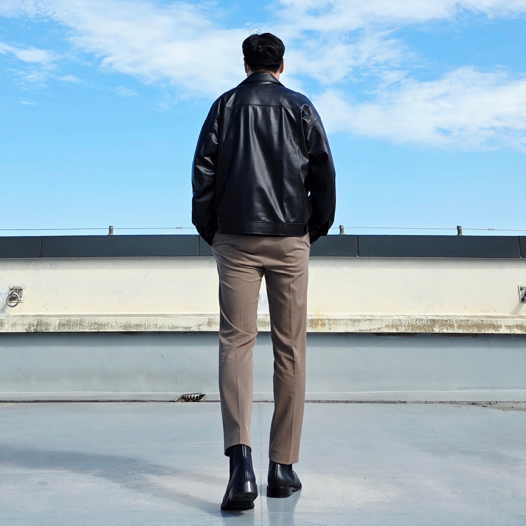 Romantic Move New Tampere Chelsea Boots Black, Gentle Monster Sal 01 Black 착용 스타일 - 4