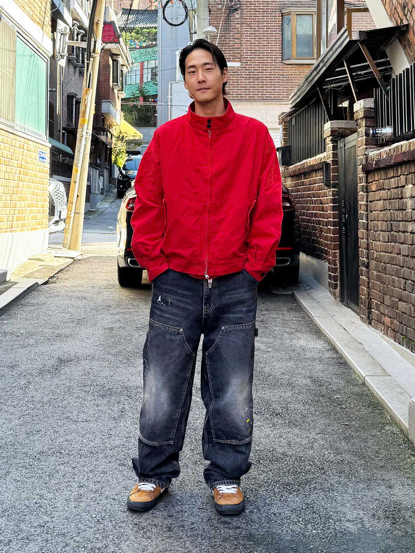 QT8 GARMENTS Washed Oxford Harrington Jacket Red, QT8 GARMENTS Painted Double Knee Washed Pants Black 착용 스타일 - 1