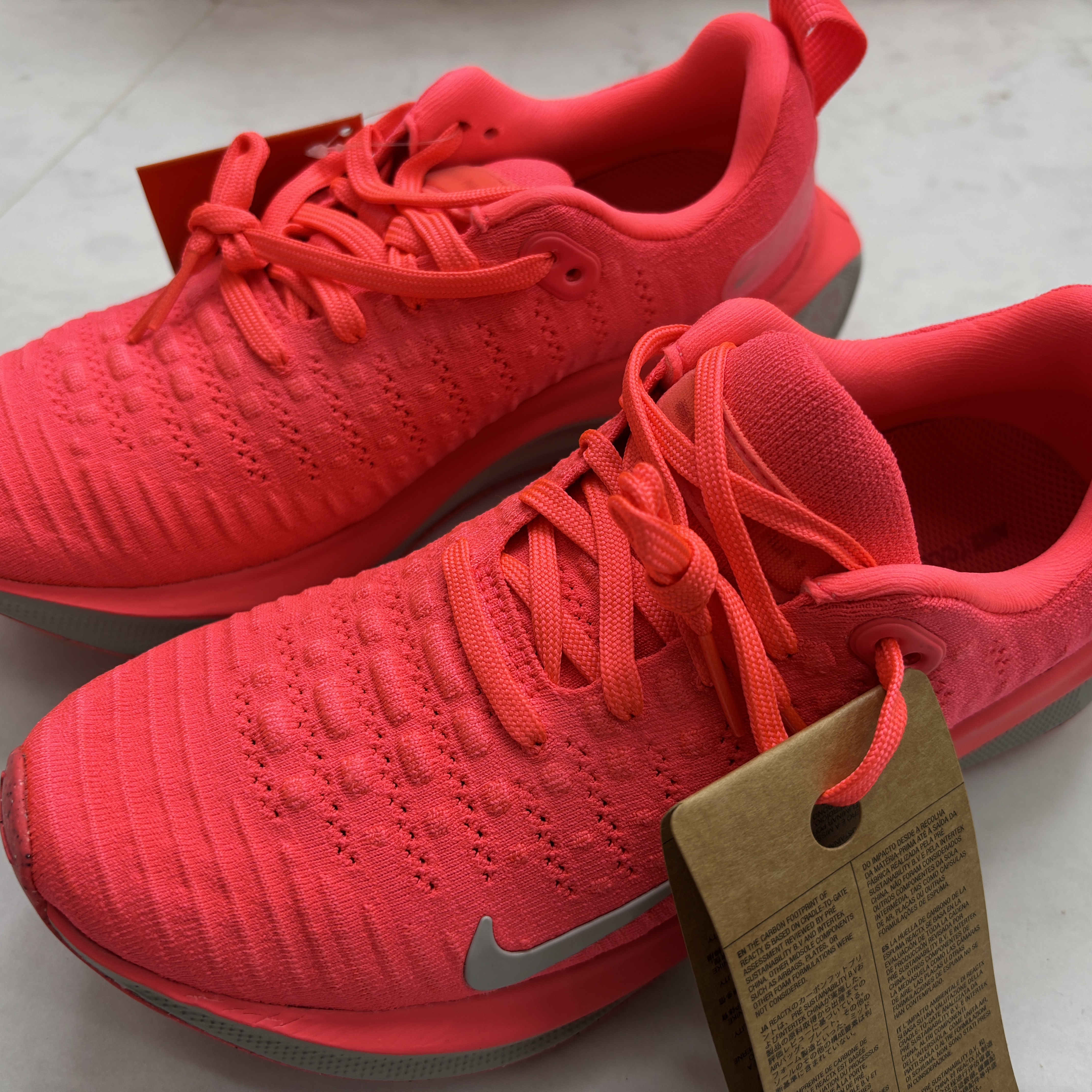 (W) Nike ReactX Infinity Run 4 Hot Punch Black 착용 스타일 - 3