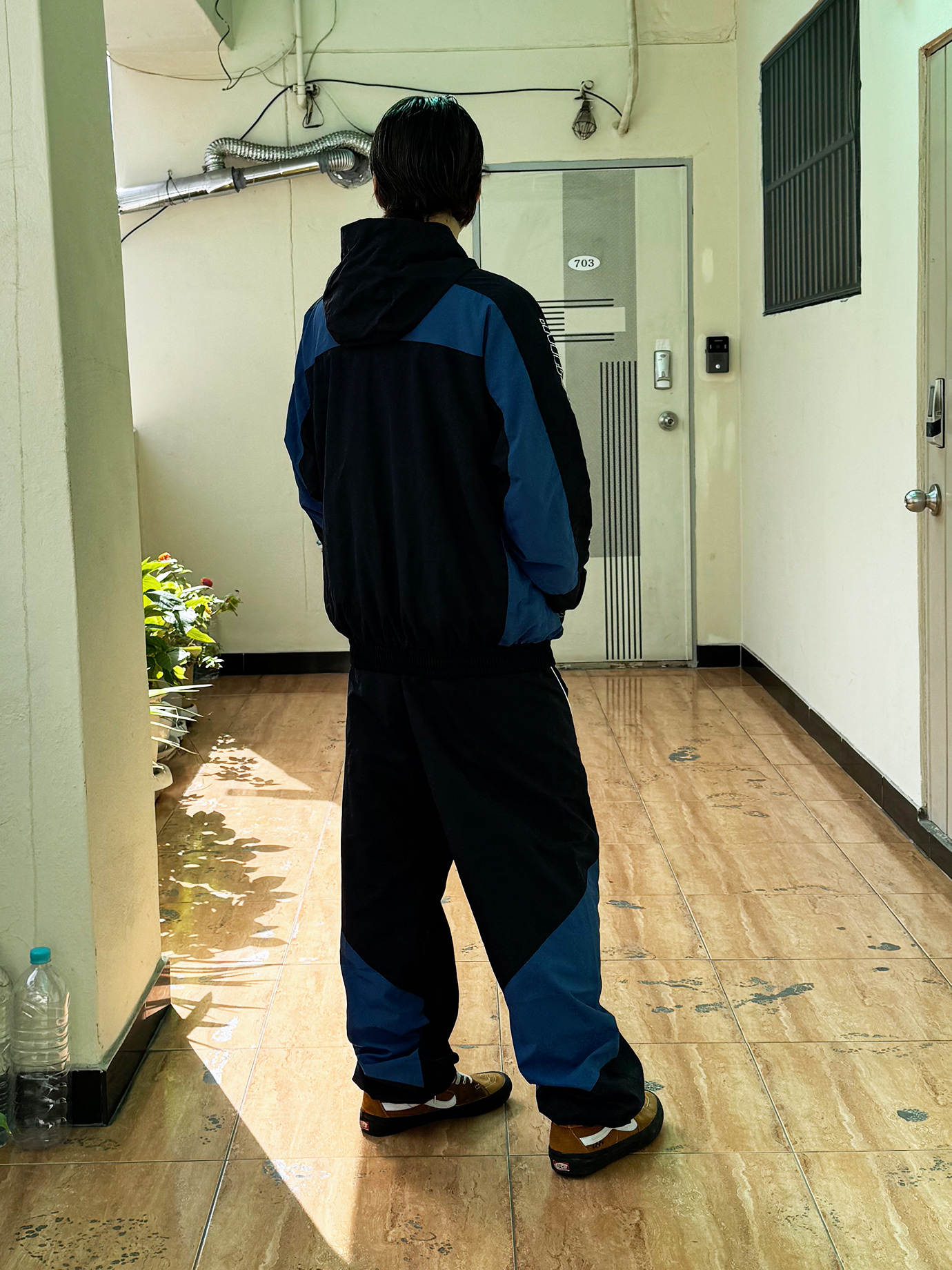 QT8 Garments Retro Hooded Track Jacket Black/Blue, QT8 GARMENTS Track Pant Black/Blue 착용 스타일 - 3