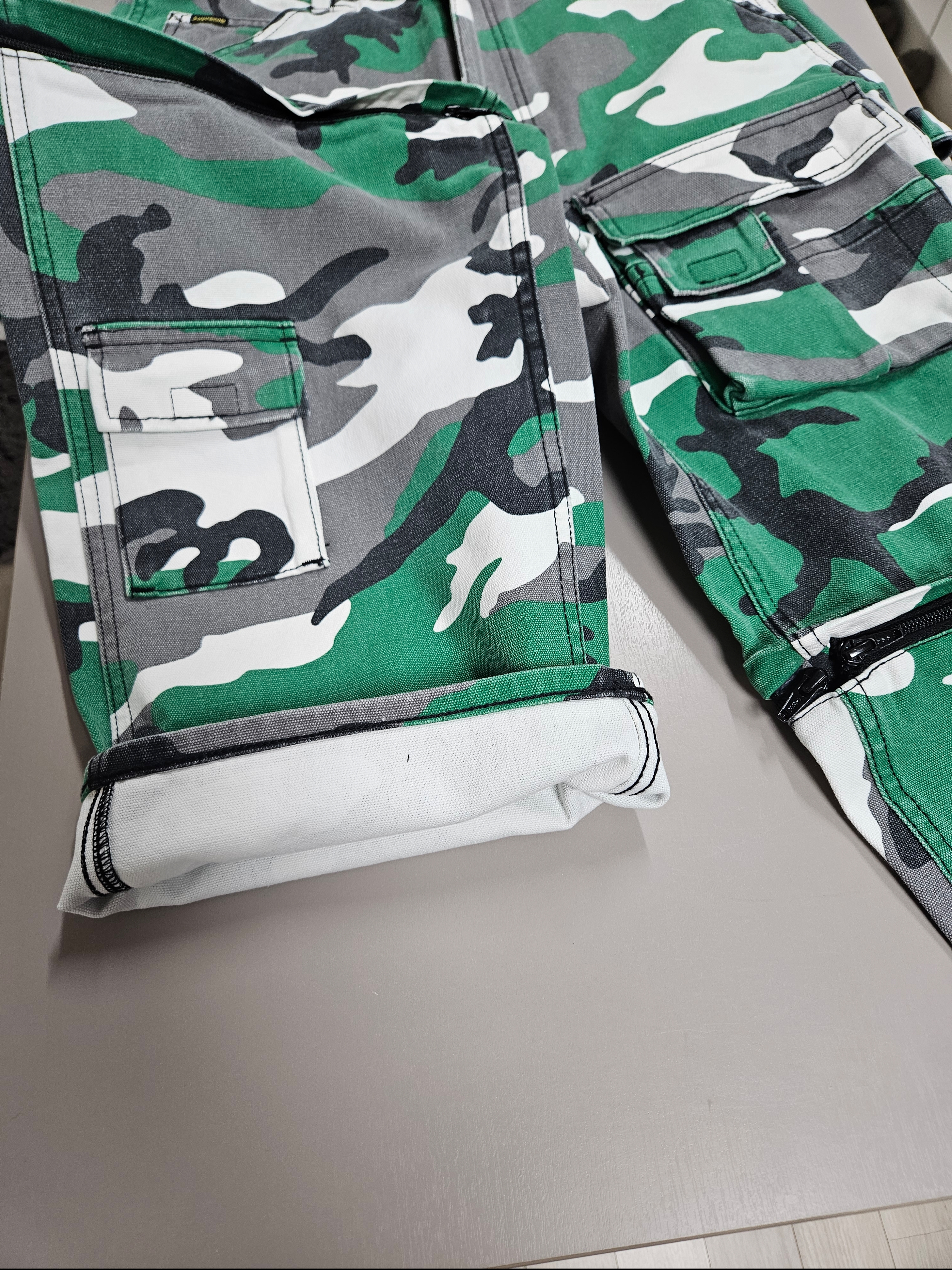 Supreme Zip-Off Utility Pant Green Camo - 25FW 착용 스타일 - 7