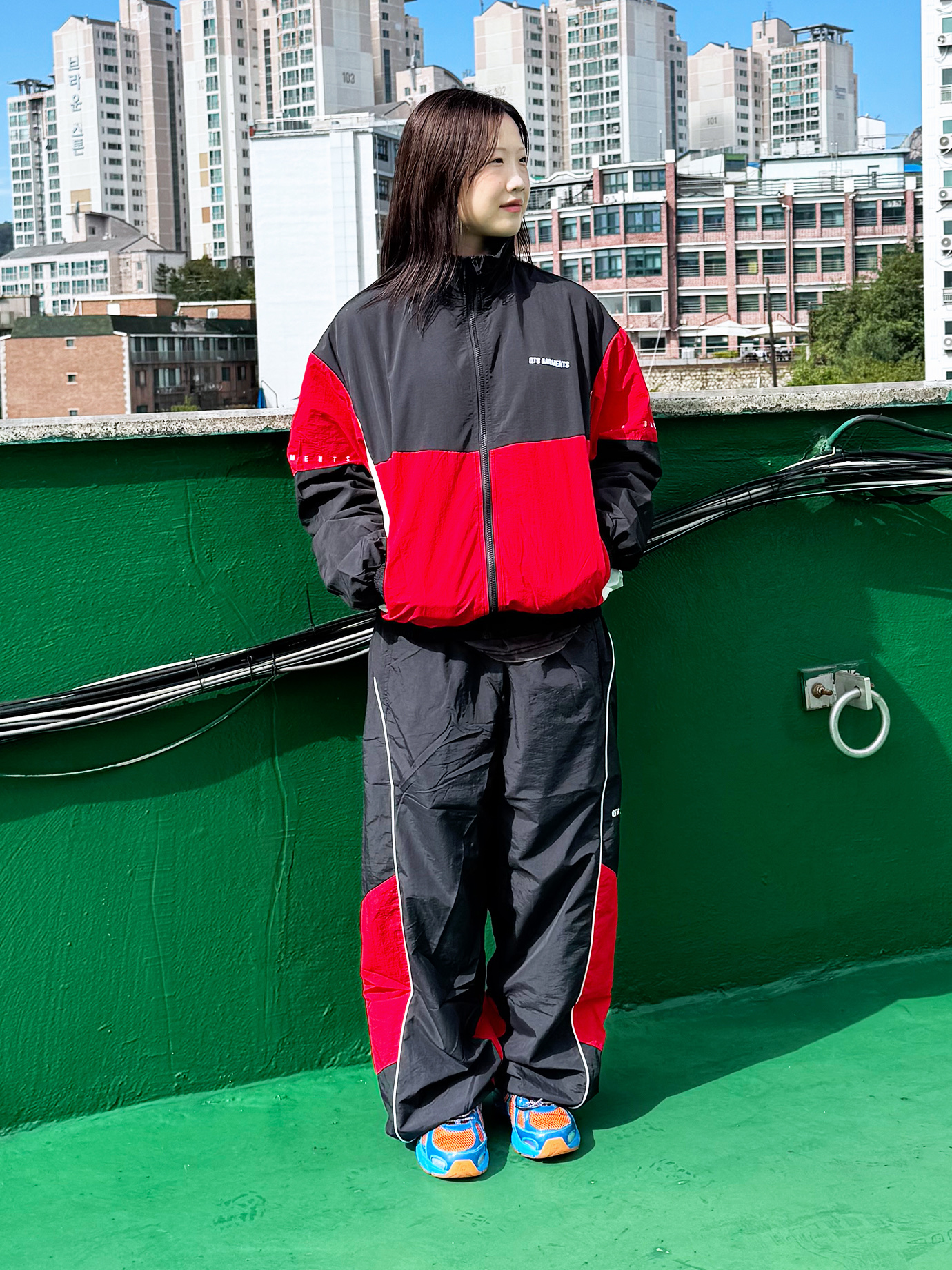 QT8 Garments TL Old Track Jacket Black/Red, QT8 GARMENTS Track Pant Black/Red 착용 스타일 - 1