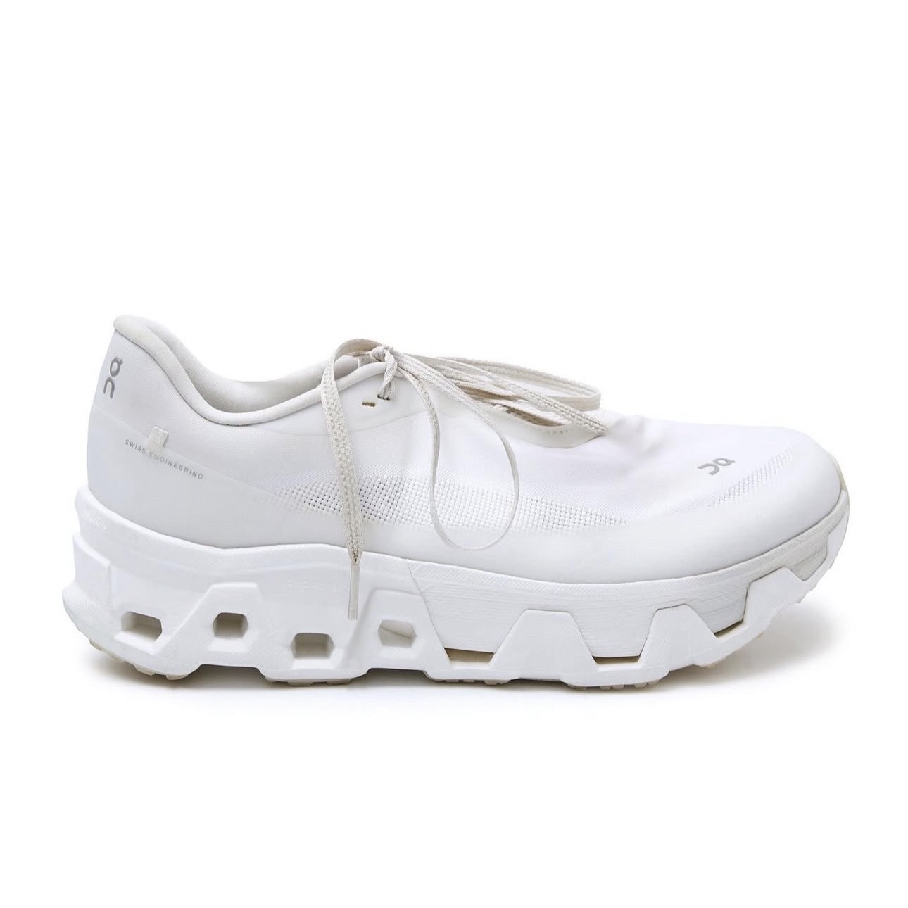 (W) On Running x Post Archive Faction (Paf) Cloudmonster Hyper White 착용 스타일