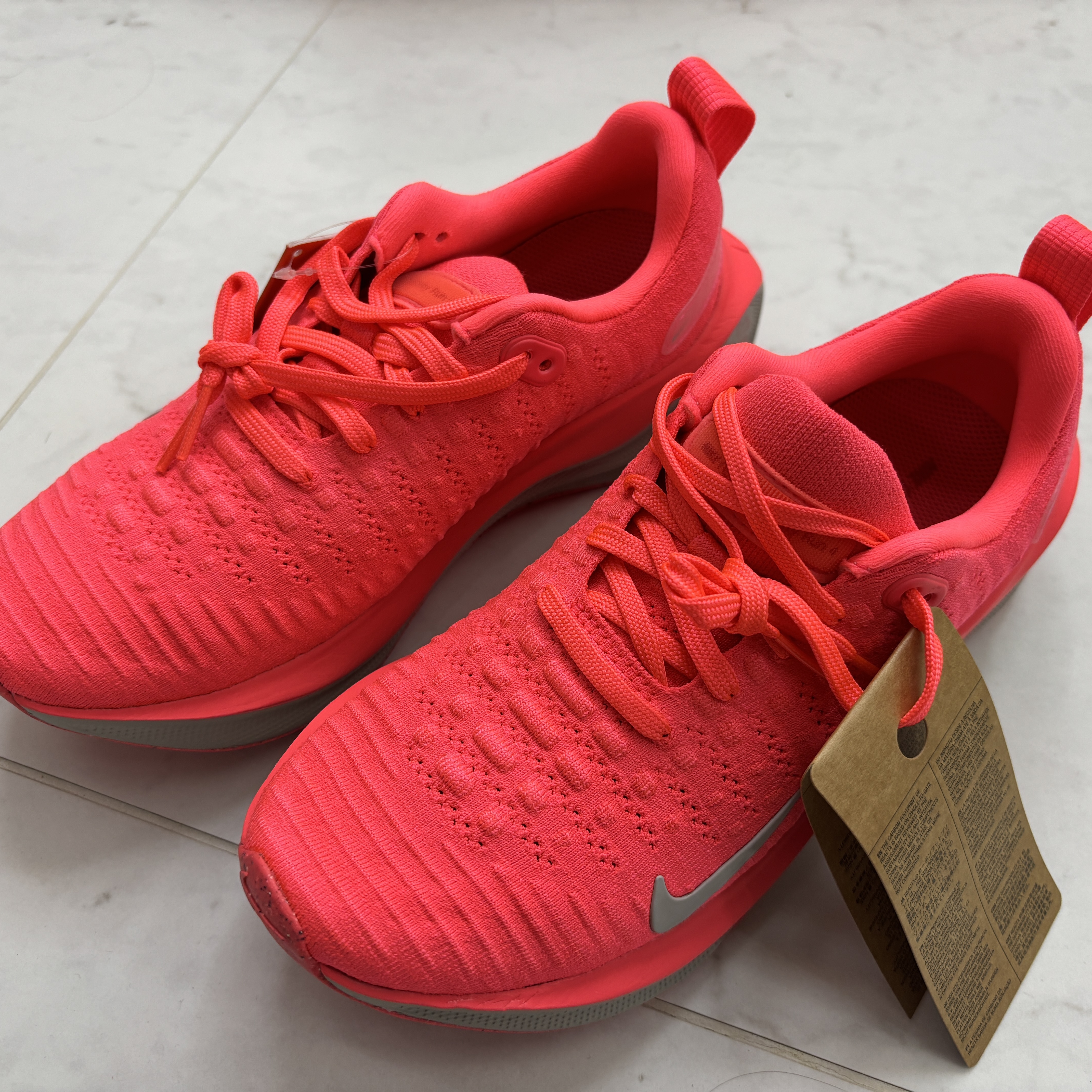 (W) Nike ReactX Infinity Run 4 Hot Punch Black 착용 스타일 - 1