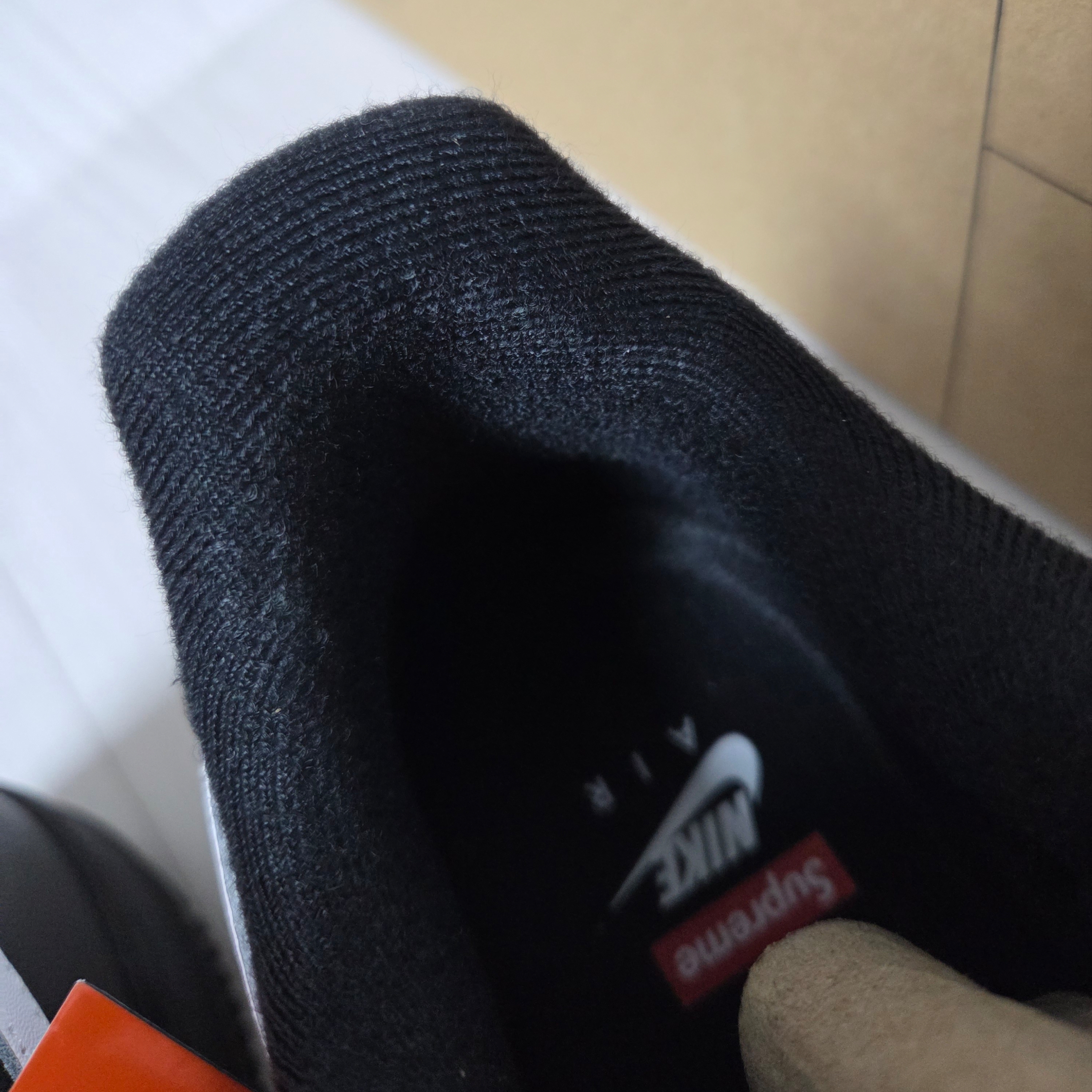 Nike x Supreme Air Force 1 Low Black, Nike Air Force 1 '07 Black White 착용 스타일 - 5