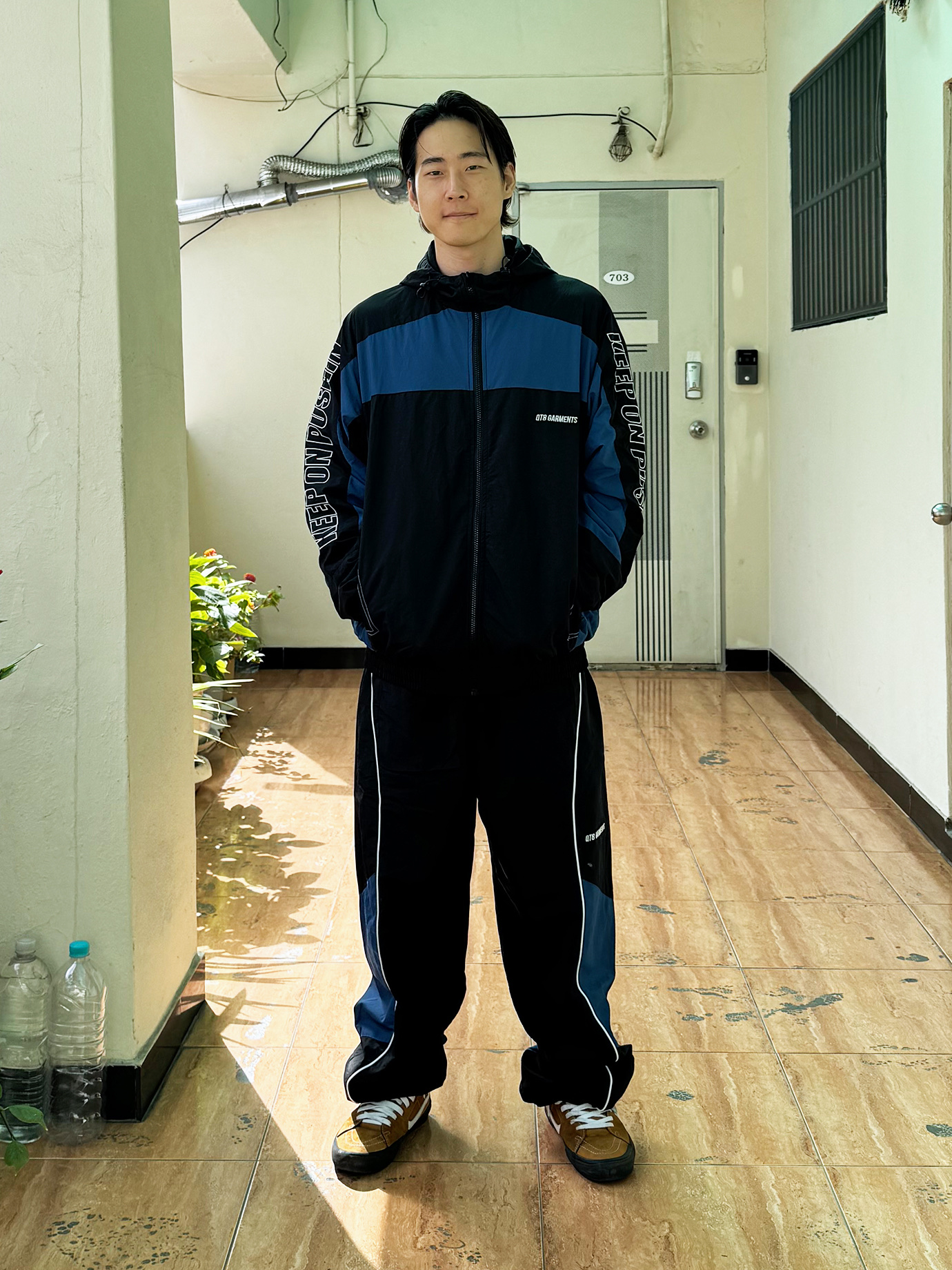 QT8 Garments Retro Hooded Track Jacket Black/Blue, QT8 GARMENTS Track Pant Black/Blue 착용 스타일 - 1
