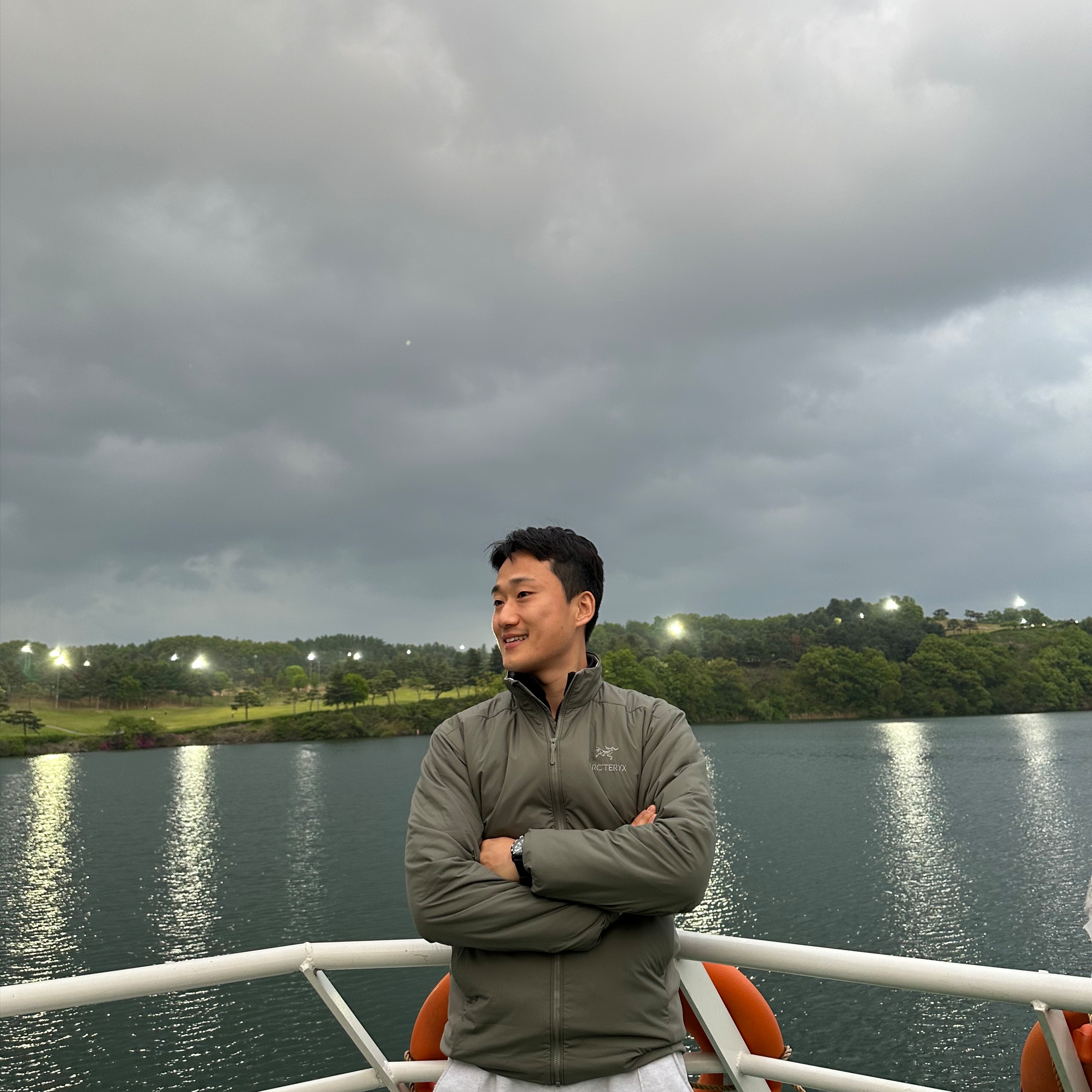 Arc'teryx Atom Jacket Forage 착용 스타일 - 1