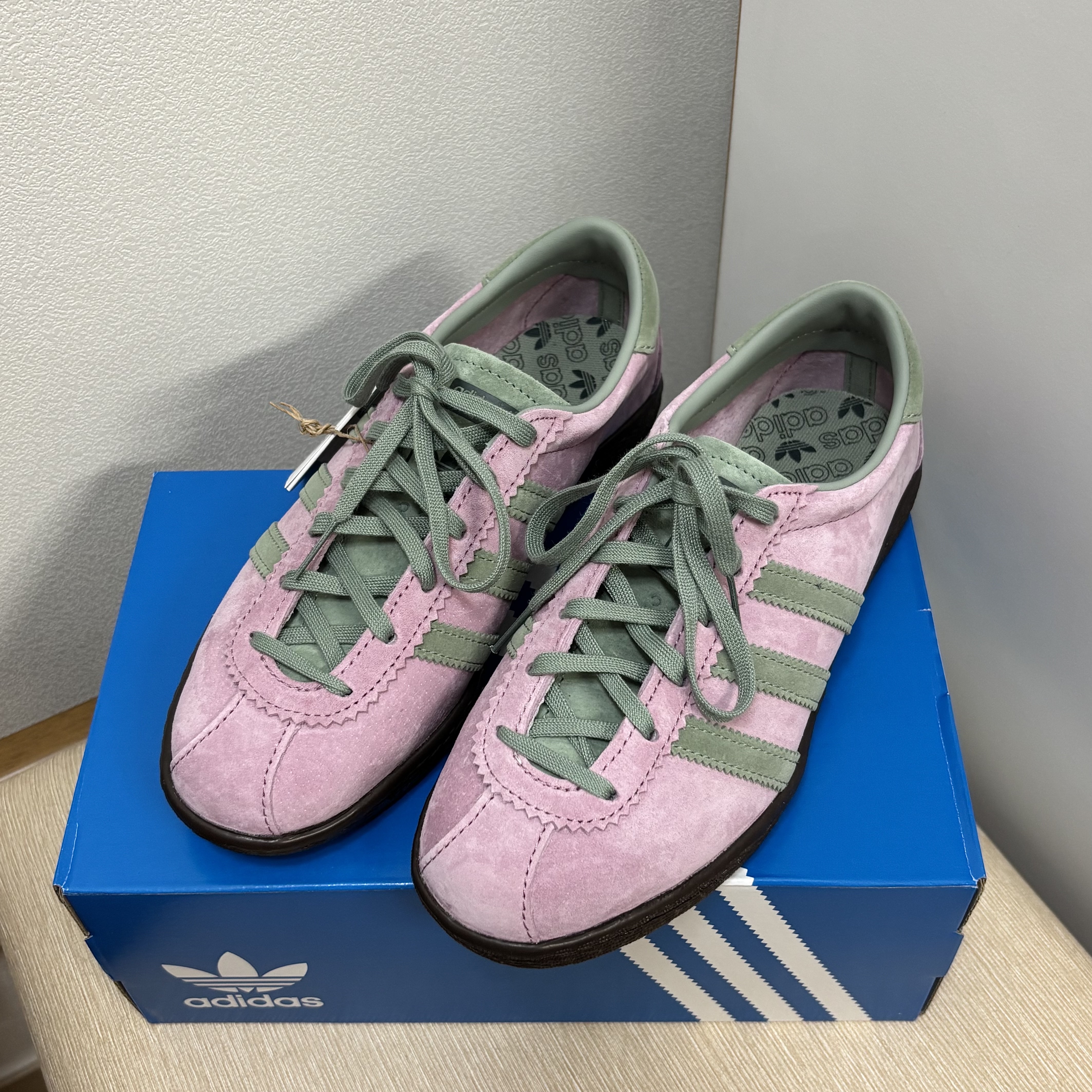 Adidas Tobacco Wonder Orchid Silver Green 착용 스타일 - 2