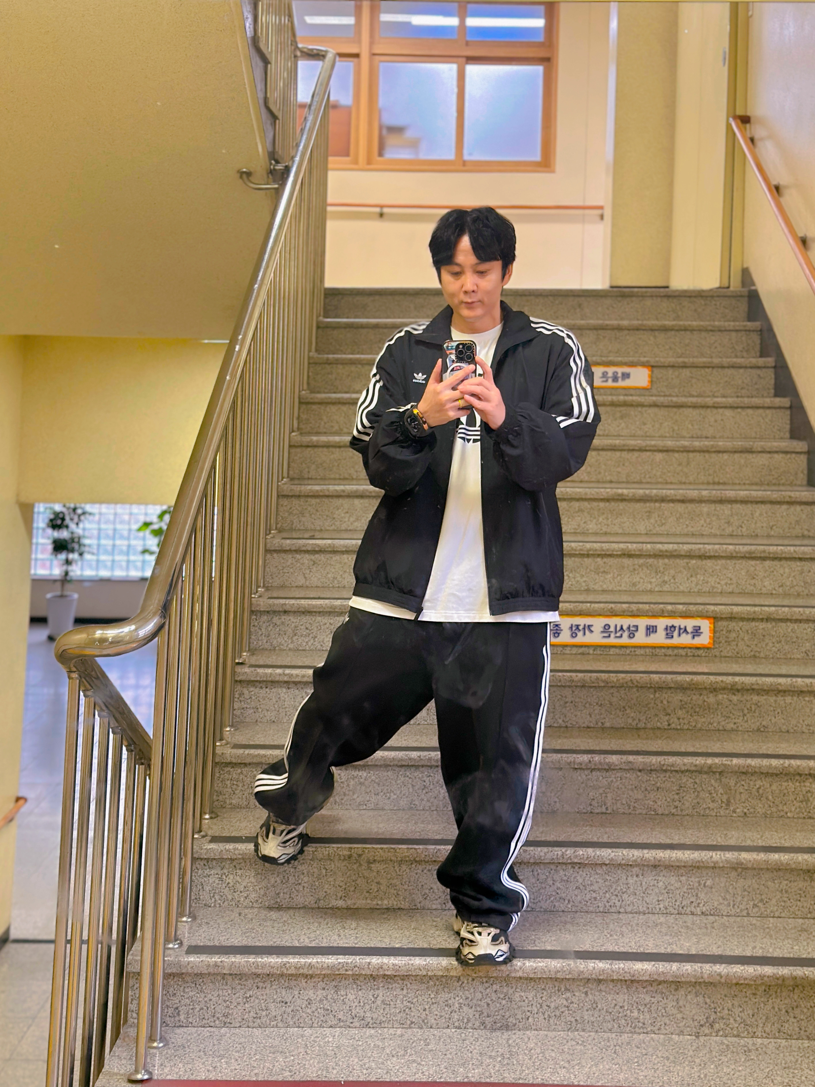 Adidas Adicolor Spacer Baggy Track Pants Black - KR Sizing, (W) Adidas Adilenium Season 3 Oversized Track Top Black - KR Sizing 착용 스타일 - 2
