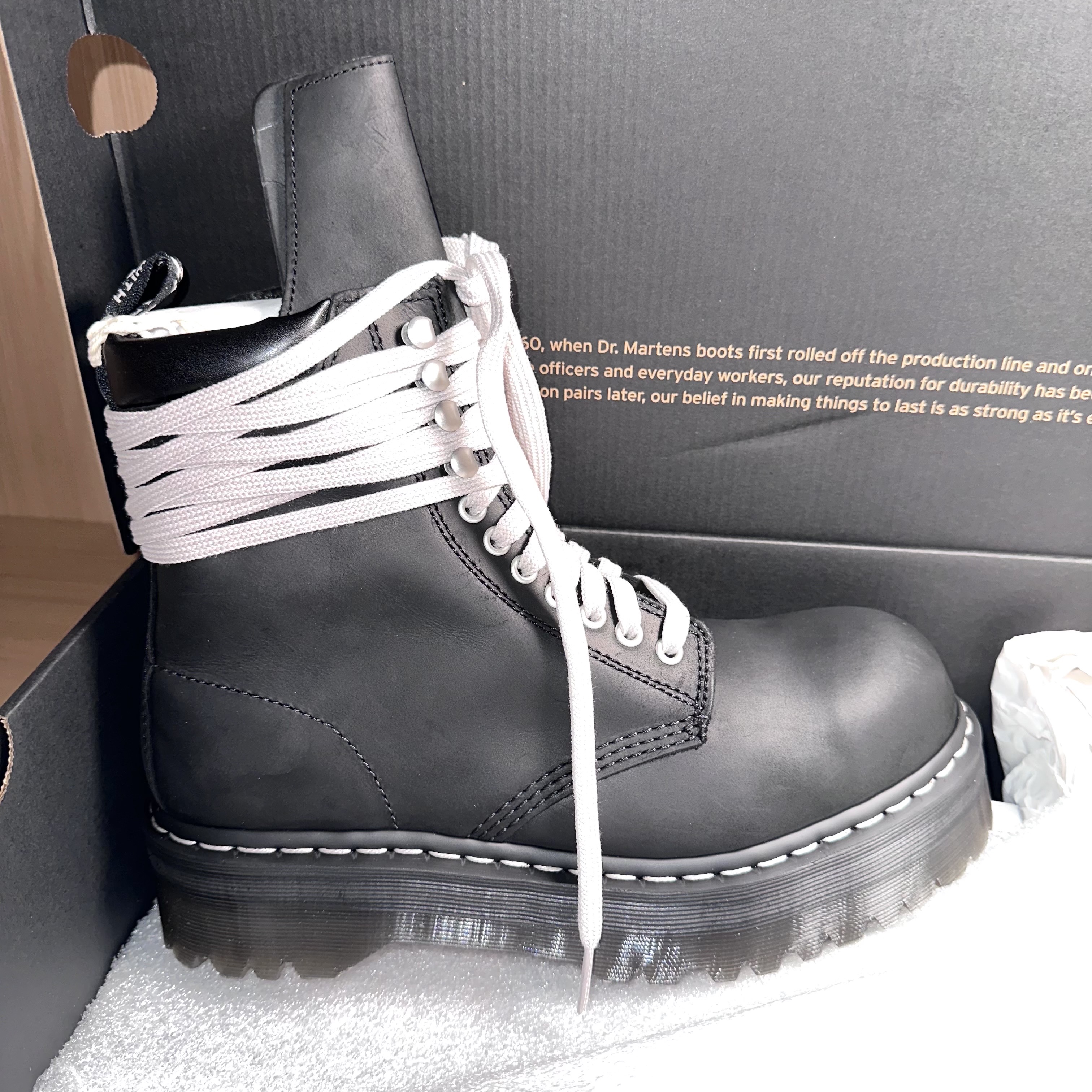 Dr. Martens x Rick Owens Quad Sole Steel Toe Boots Black 착용 스타일 - 2